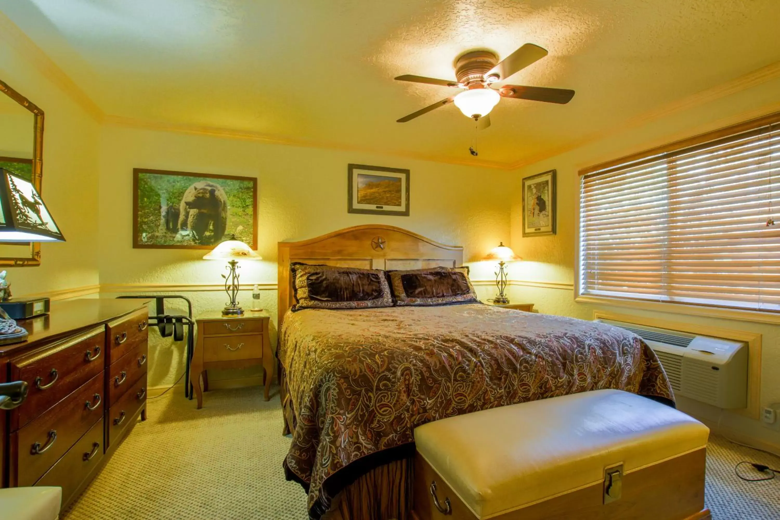 Bedroom, Bed in Yellowstone Gateway Inn