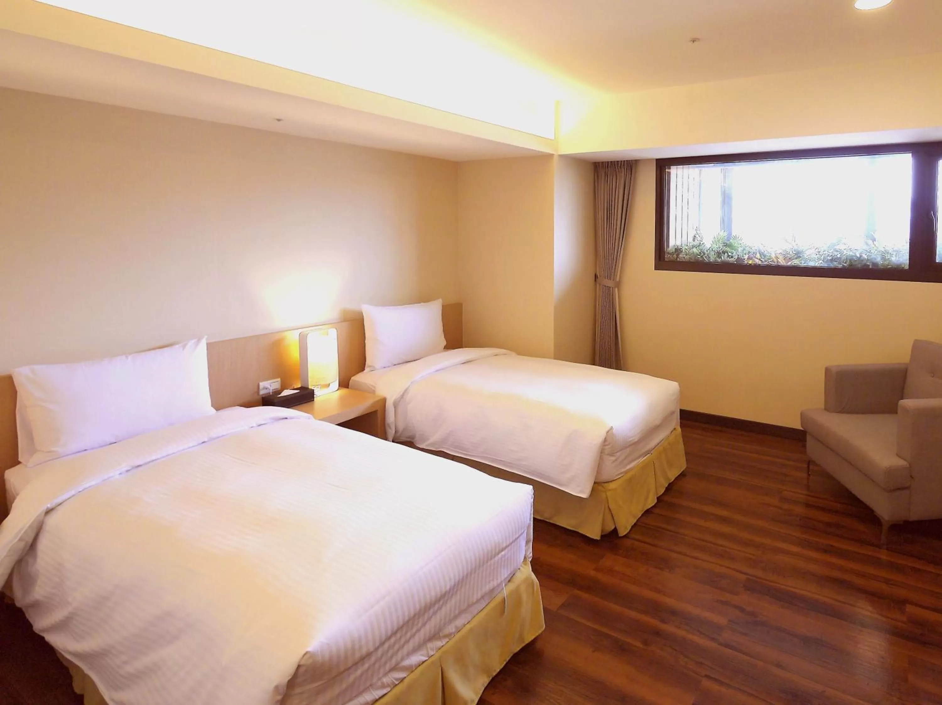 Business Twin Room in Eastin Taipei Hotel
