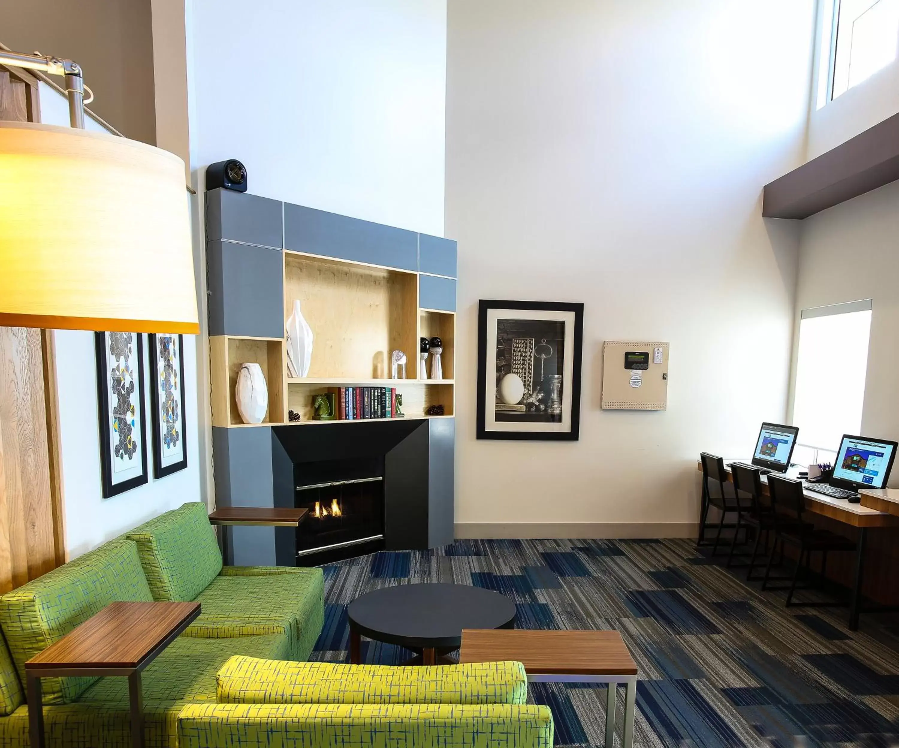 Other, Seating Area in Holiday Inn Express Phoenix-Airport/University Drive, an IHG Hotel