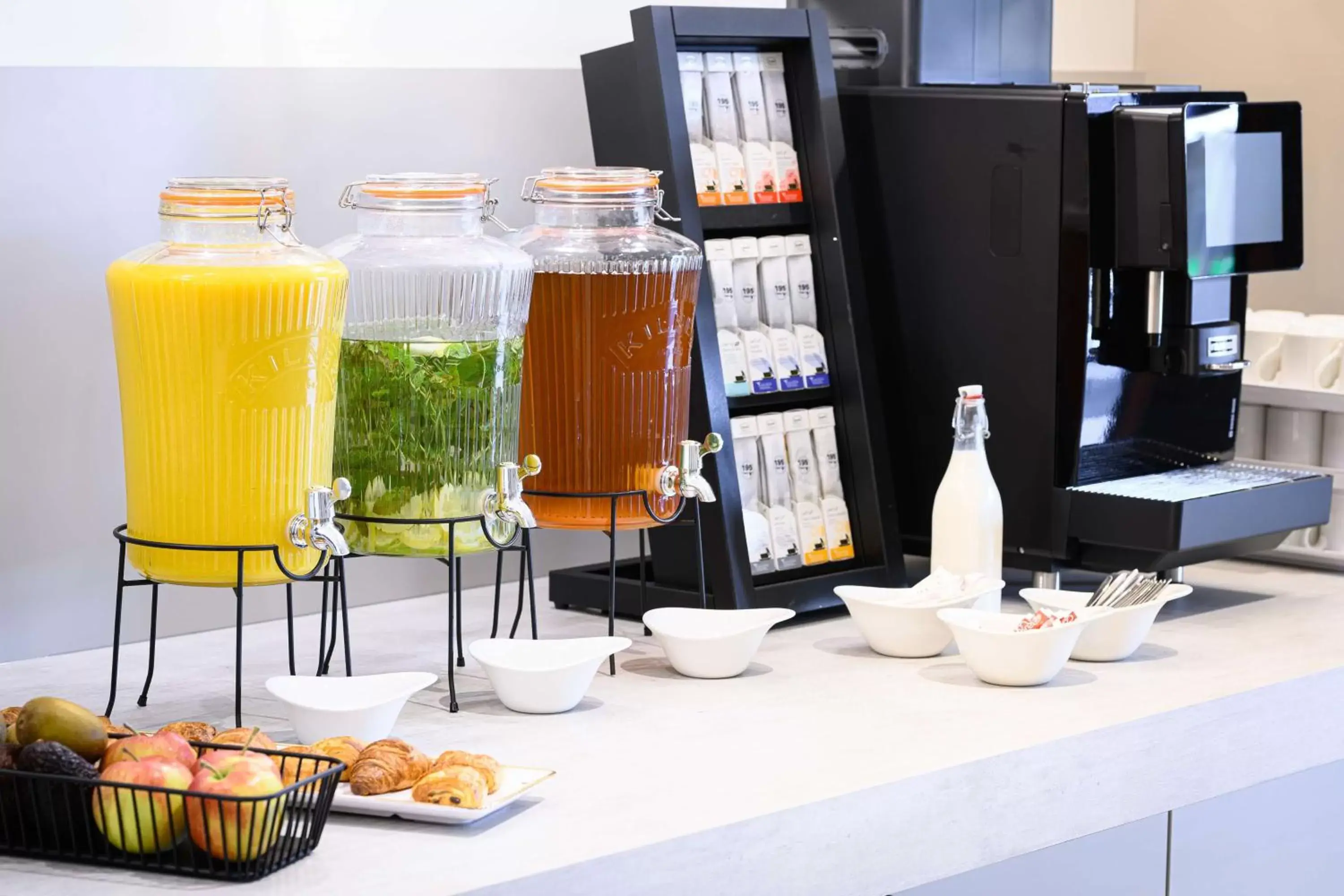 Food and drinks in Park Inn by Radisson Antwerp Berchem