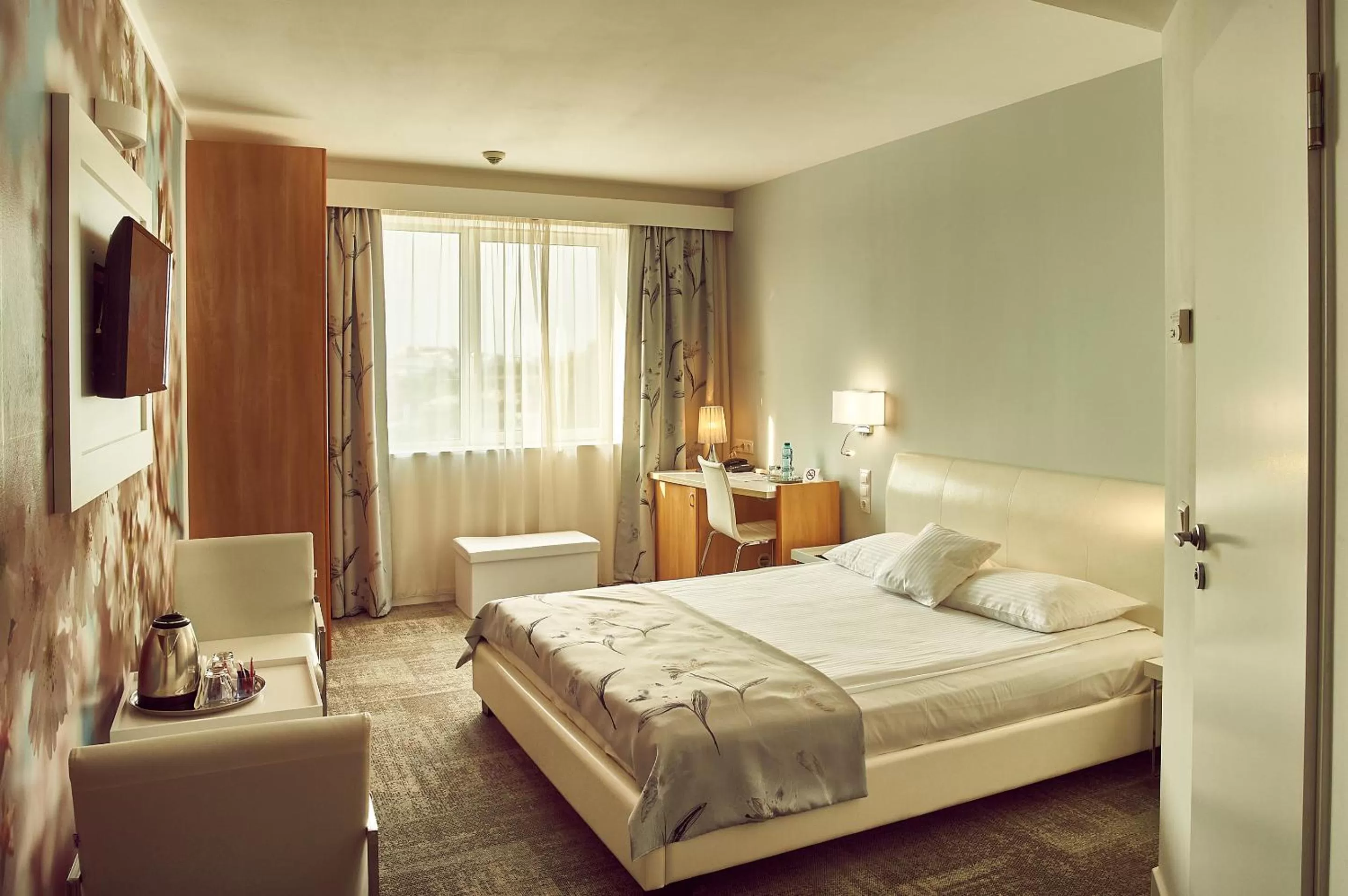 Photo of the whole room, Bed in Continental Forum Bucuresti Palatul Parlamentului