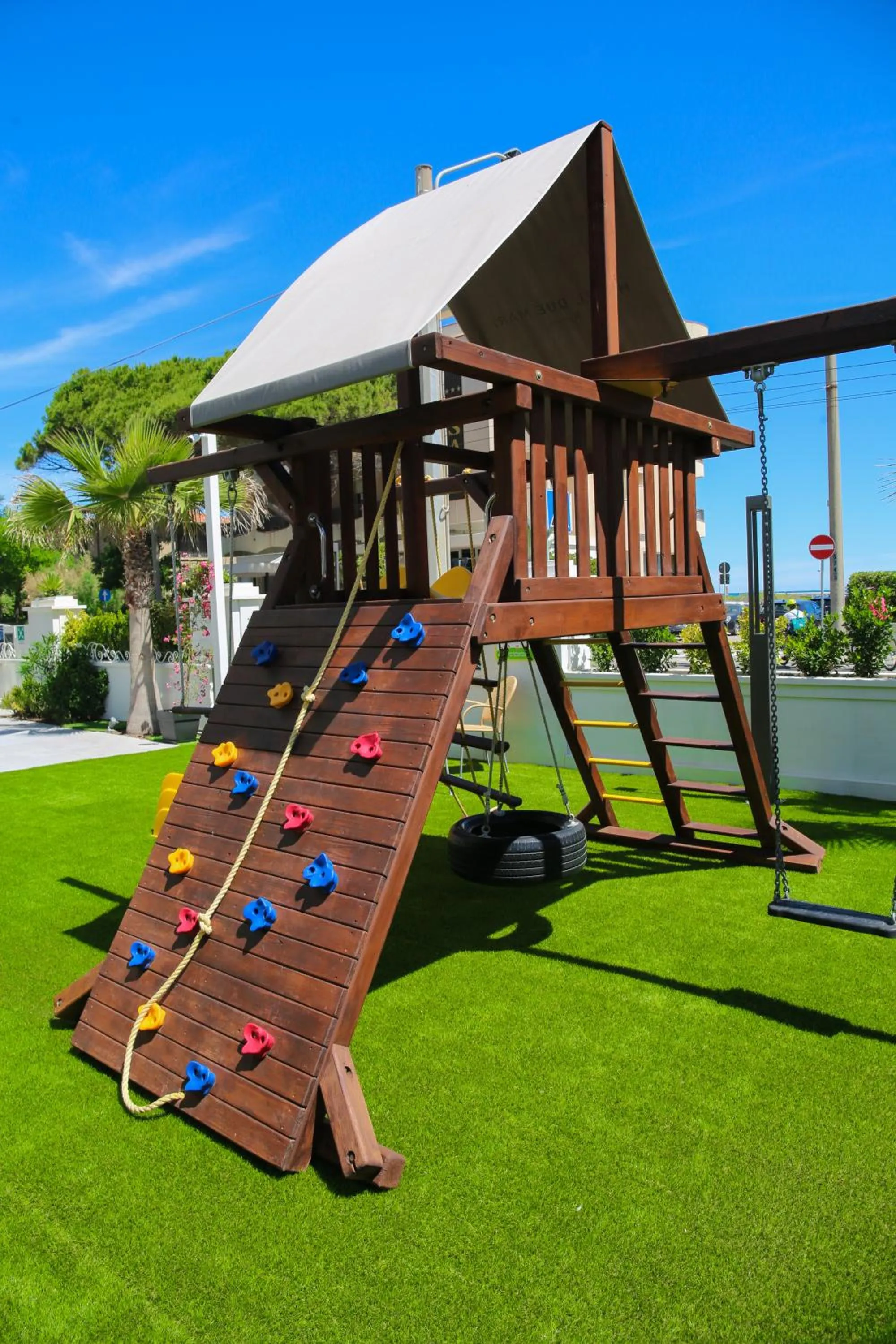 Children play ground in Hotel Due Mari & SPA