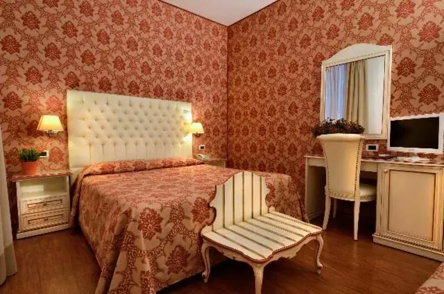 Bedroom, Bed in Locanda Casa Querini