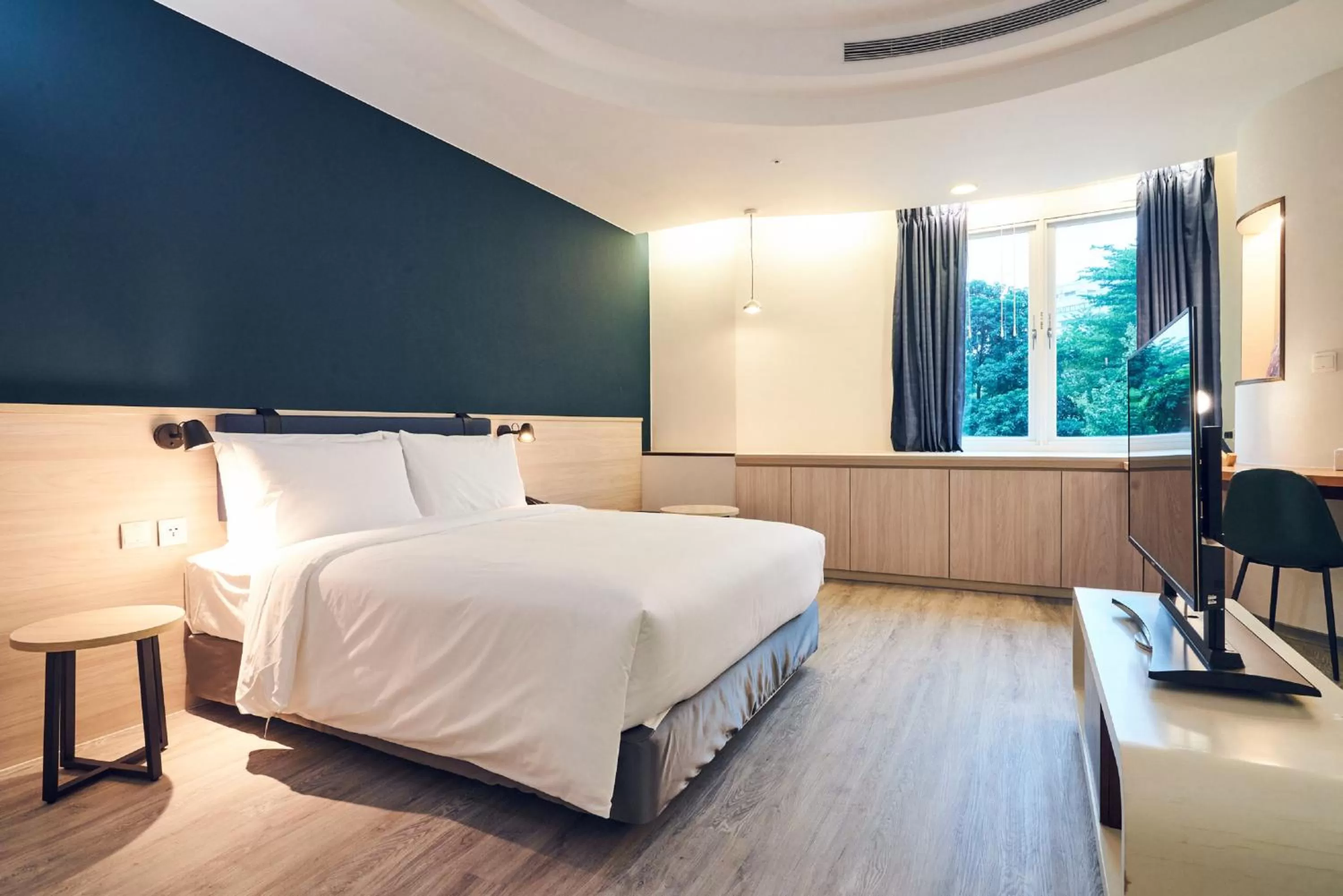 Photo of the whole room, Bed in CHECK inn Select Taipei Nangang