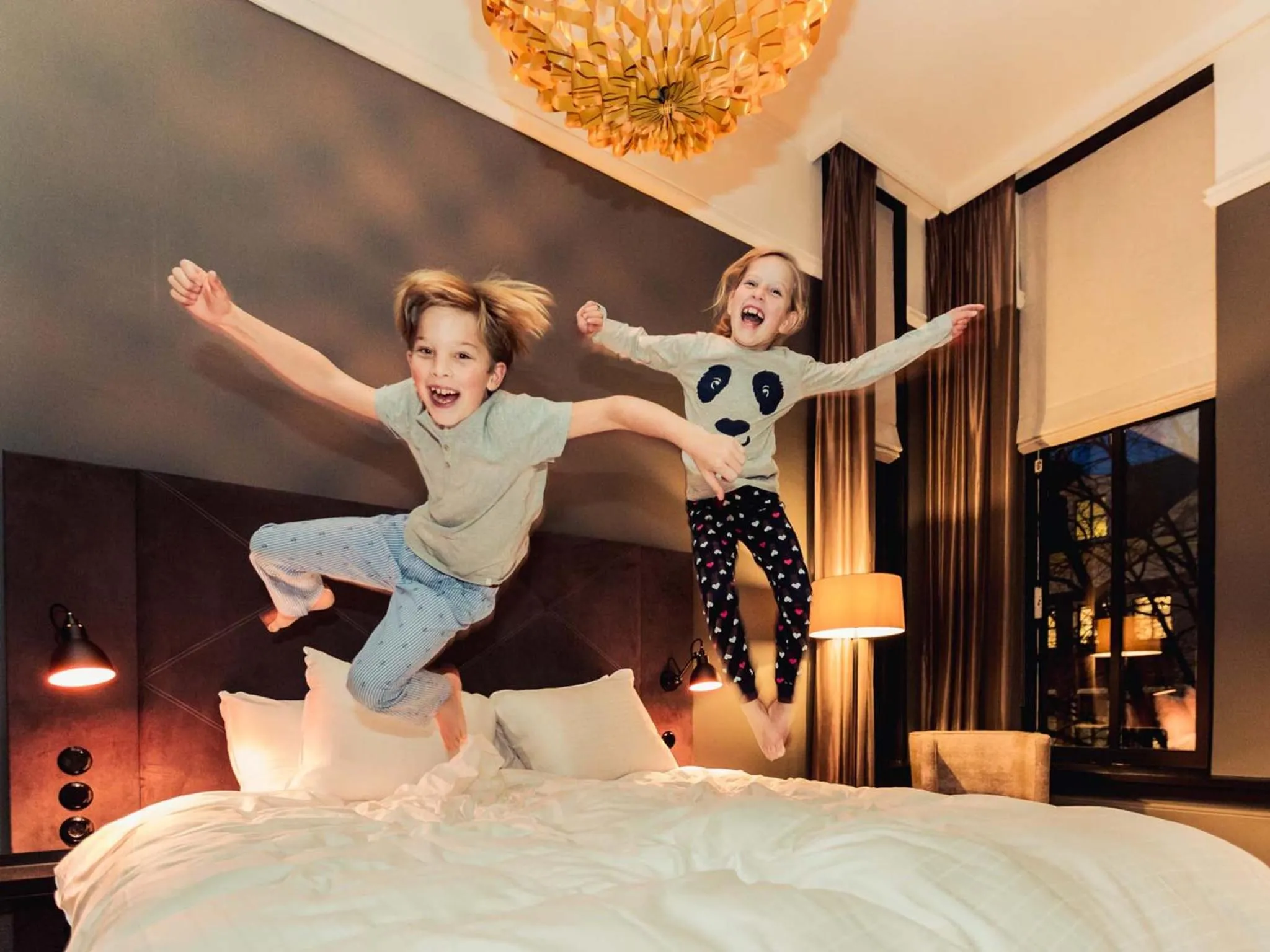 Family, Bed in Post-Plaza Hotel & Grand Café