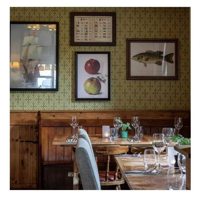 Restaurant/Places to Eat in Three Tuns