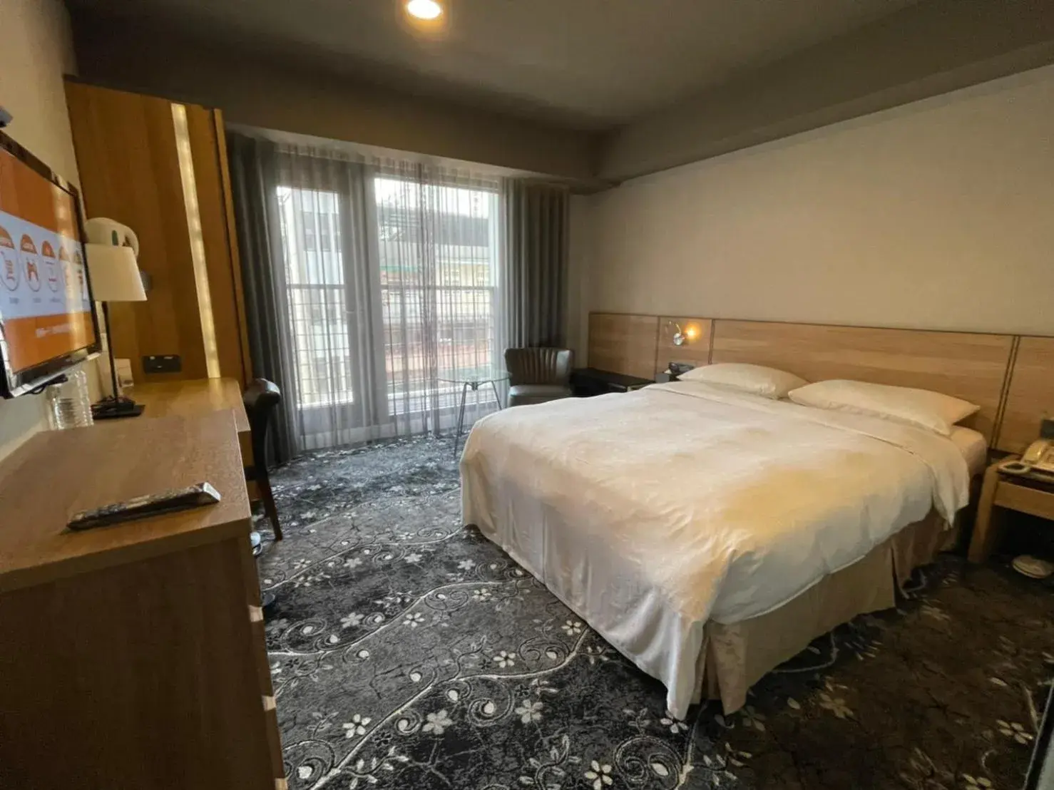 Photo of the whole room, Bed in Simple Hotel