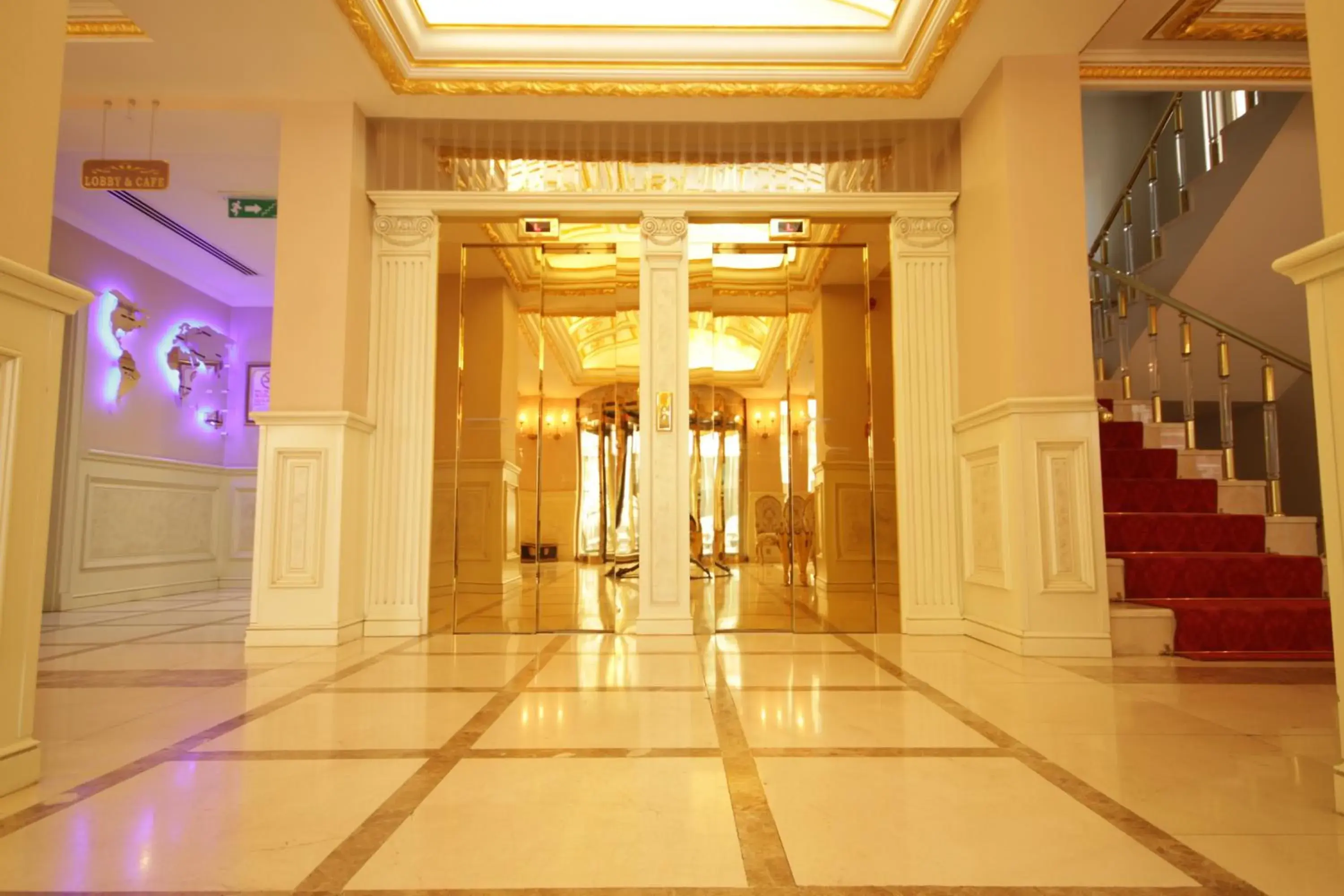 Lobby or reception in Demir Hotel