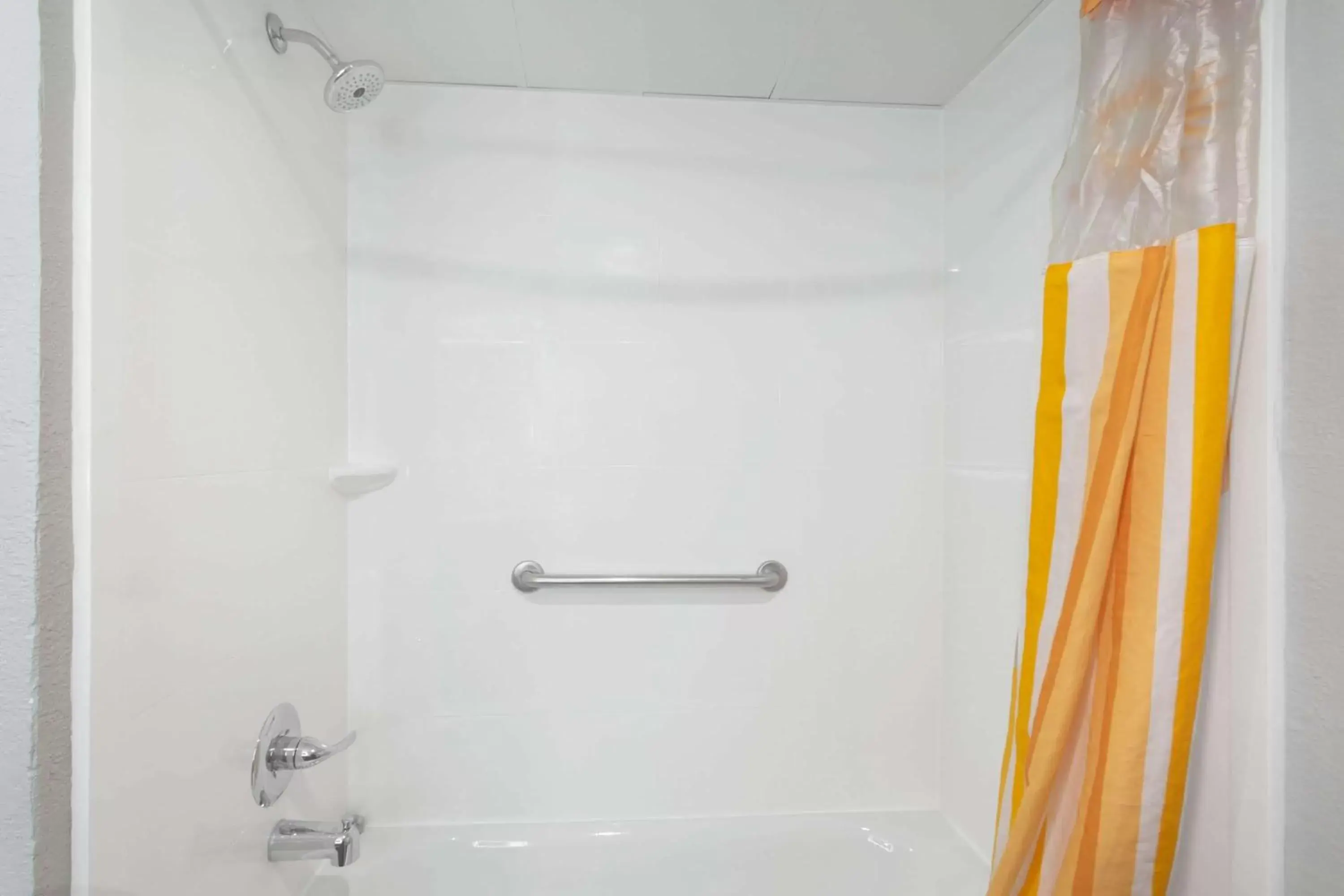 Bathroom in La Quinta by Wyndham Joplin Bathroom in La Quinta by Wyndham Joplin