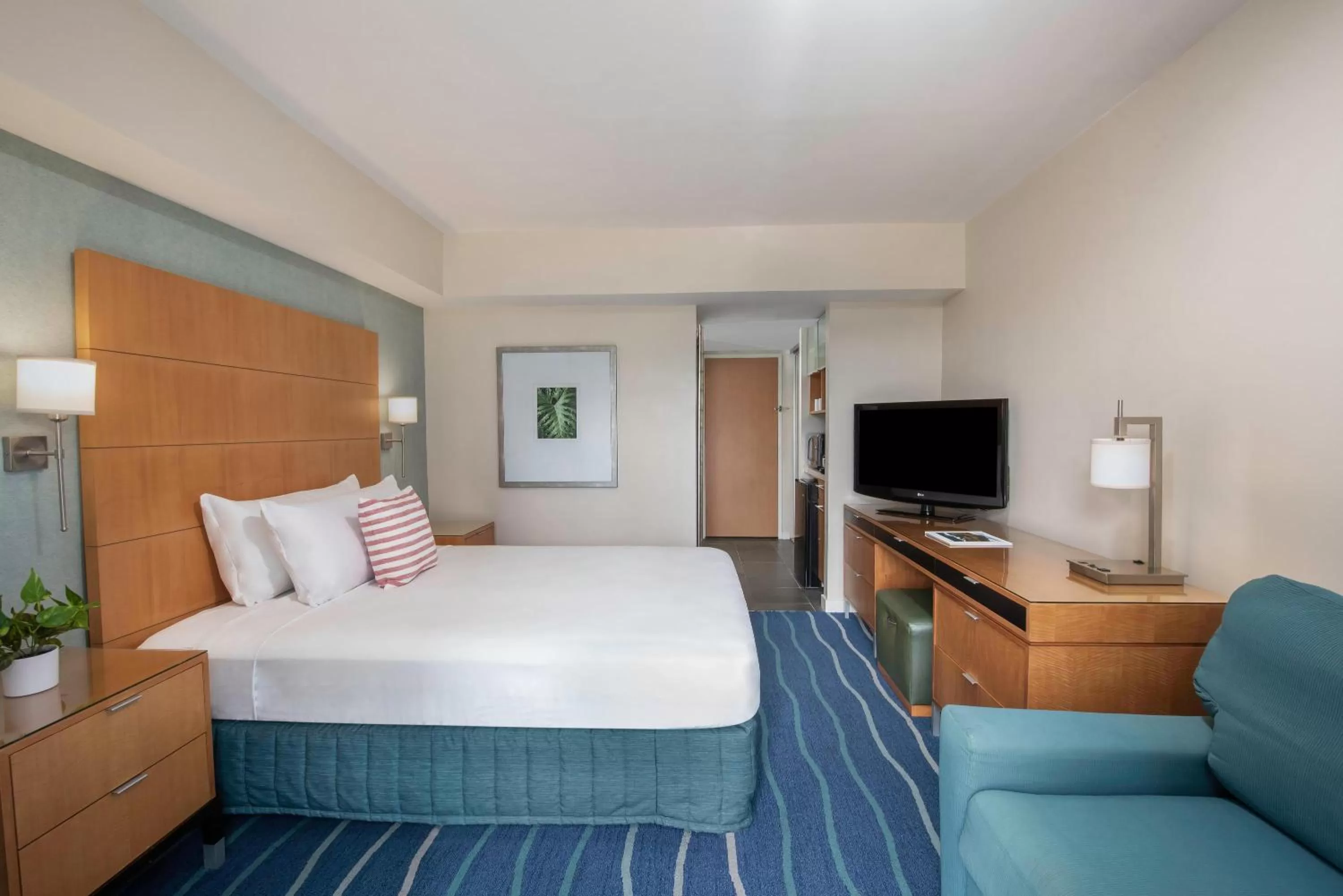 Bed in Ala Moana Honolulu by Mantra