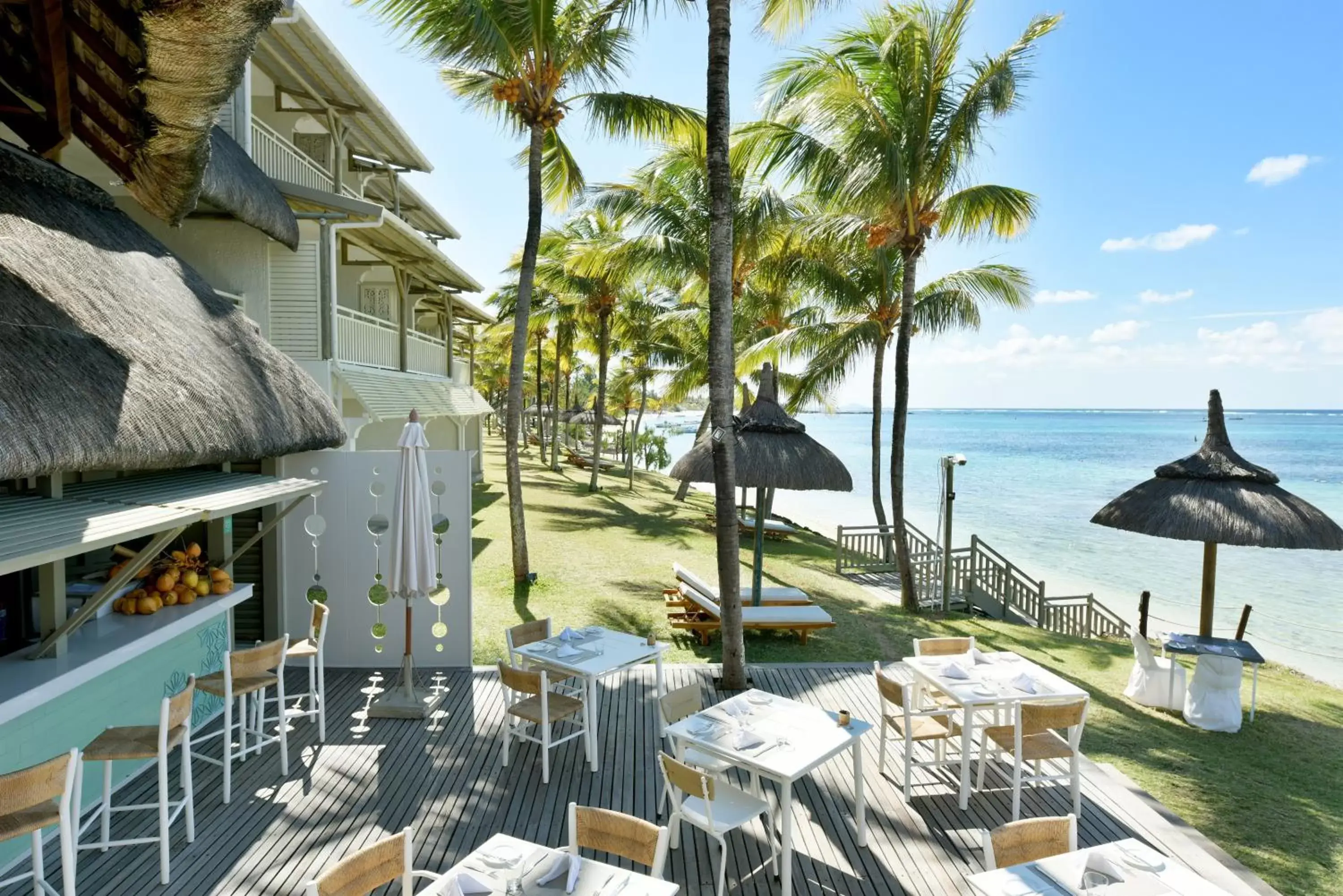 Restaurant/places to eat, Beach in Solana Beach Mauritius - Adults Only