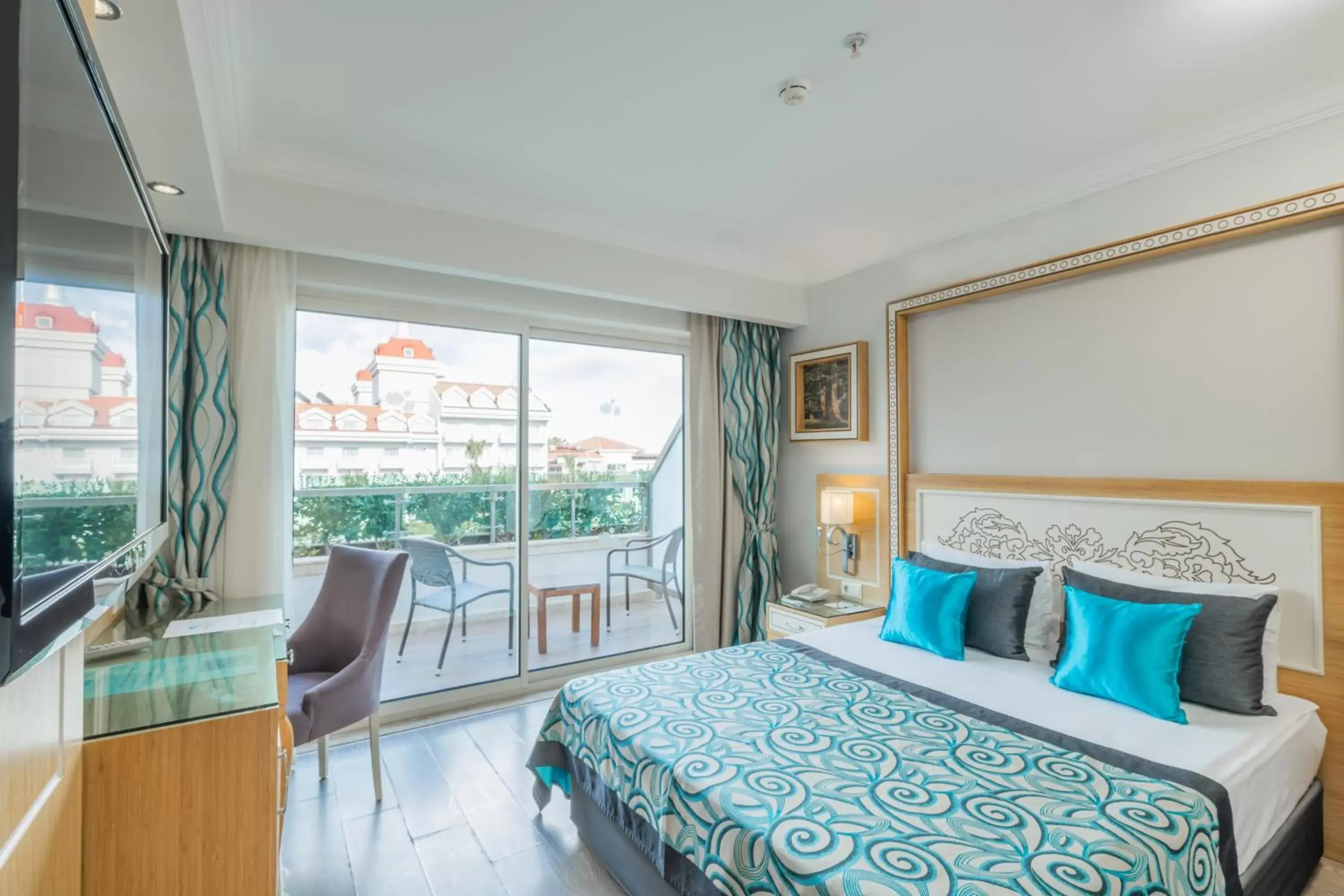 Property building, Bed in Crystal Waterworld Resort & Spa - Ultimate All Inclusive Property building, Bed in Crystal Waterworld Resort & Spa - Ultimate All Inclusive