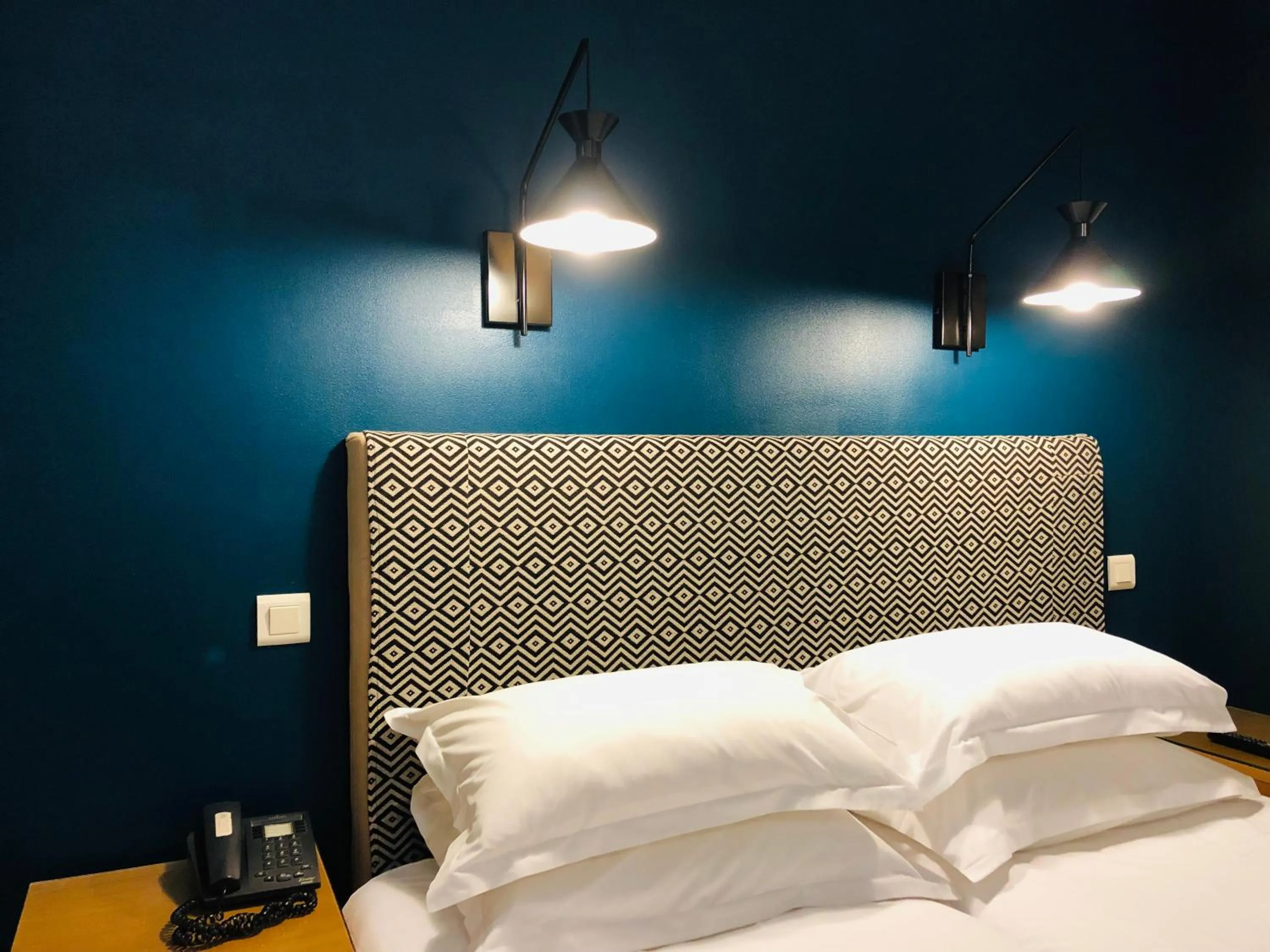 Photo of the whole room, Bed in Hotel Belle-Vue Vieux-Port