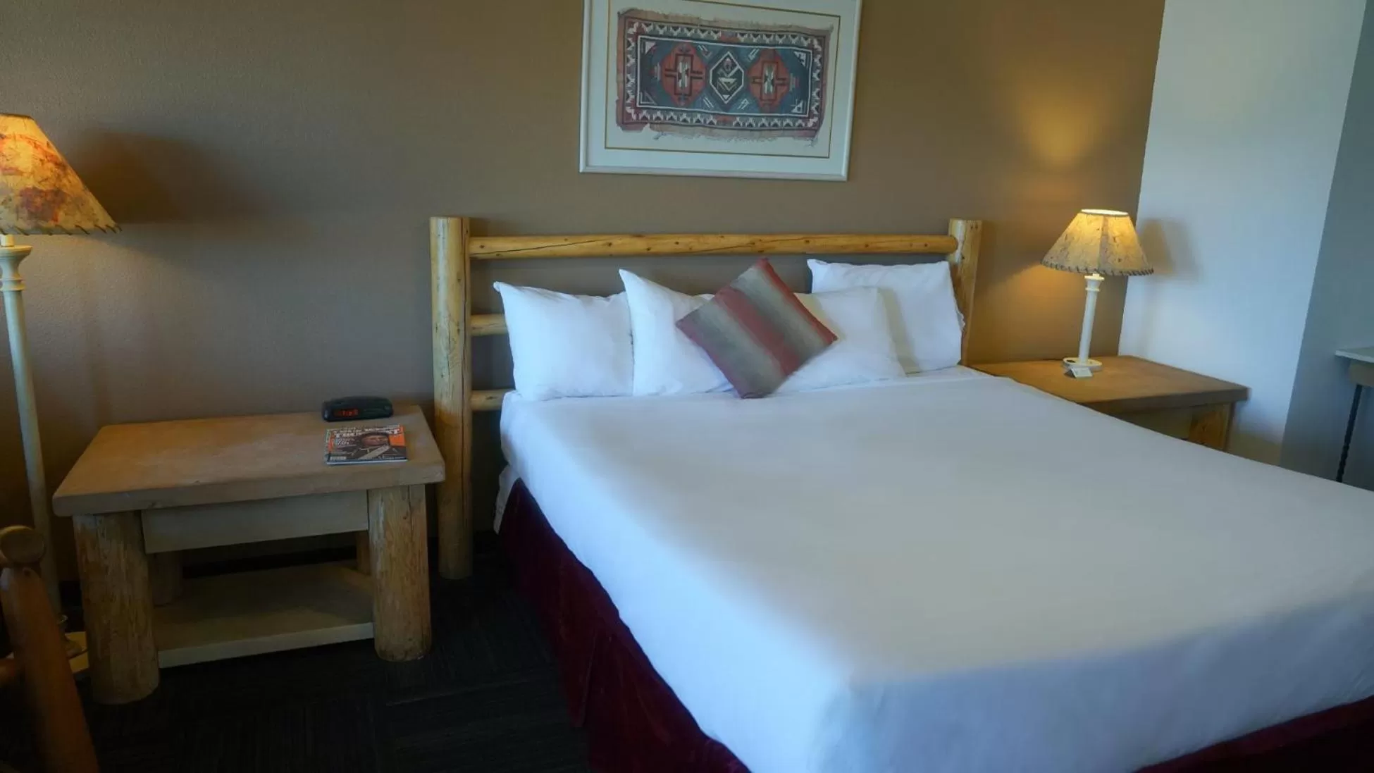 Bed in Fort Verde Suites