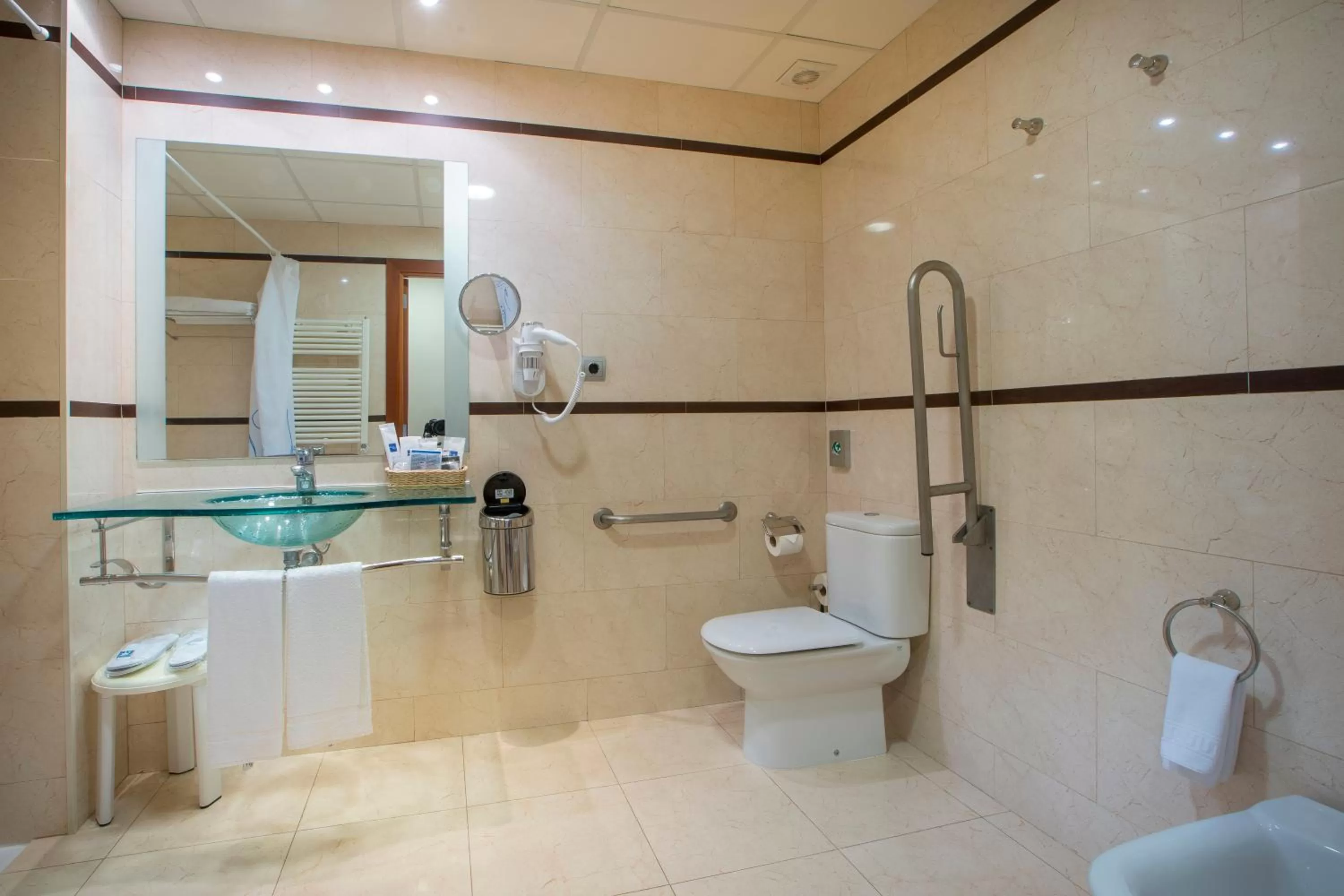 Toilet in Miami Mar - Boutique Hotel & Restaurante