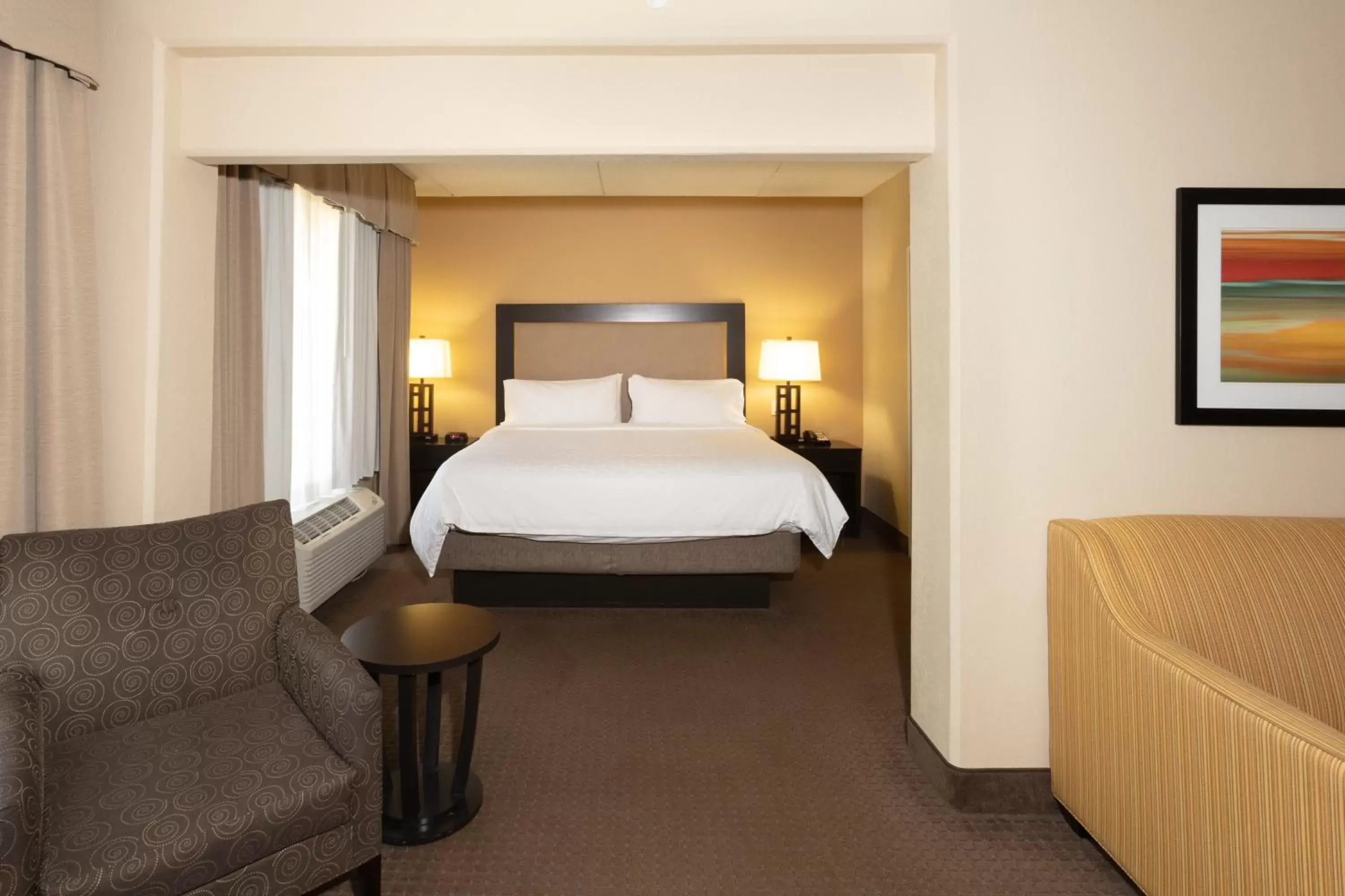 Photo of the whole room, Bed in Holiday Inn Express Hotel & Suites Jacksonville Airport, an IHG Hotel
