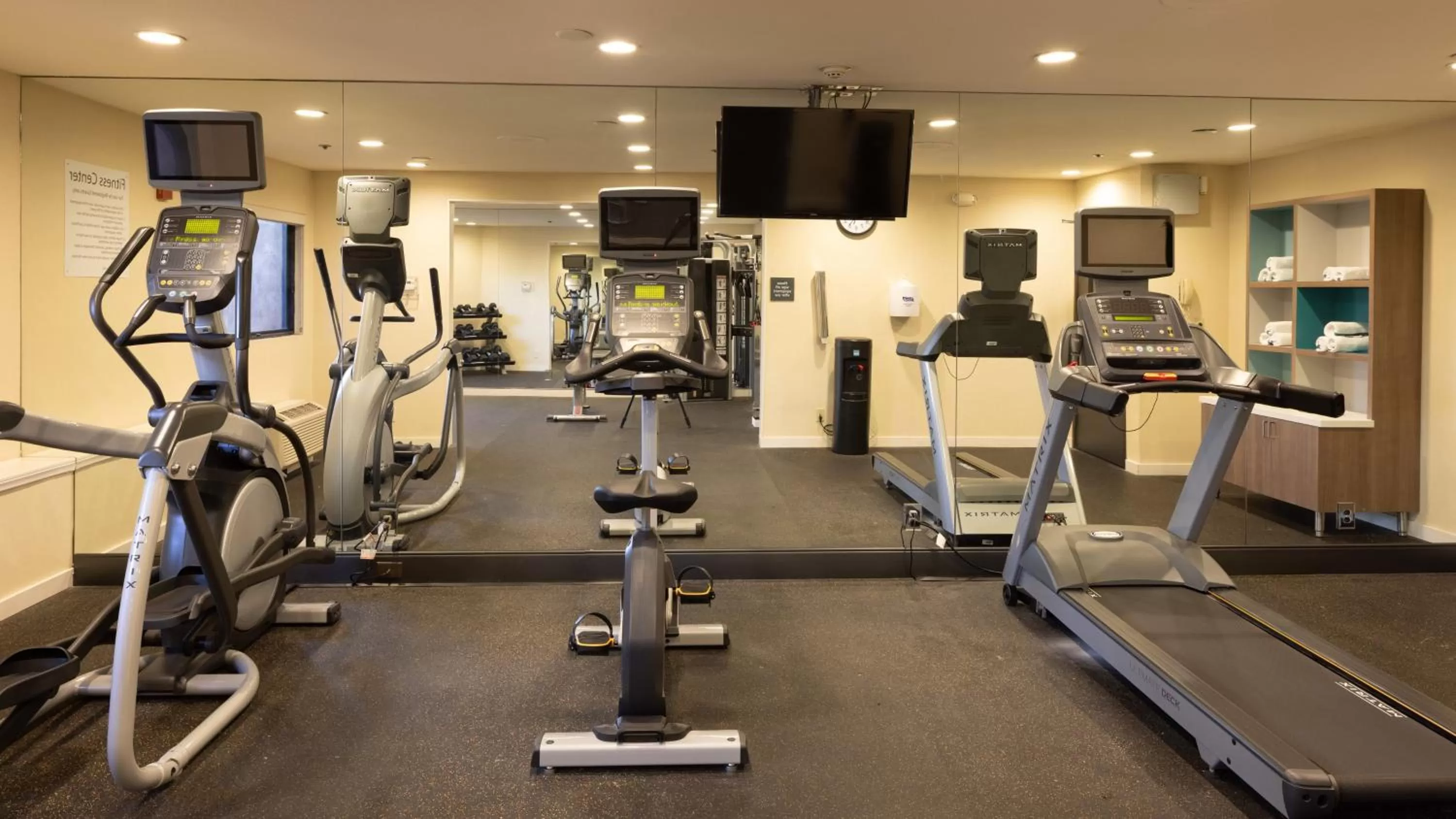 Fitness centre/facilities in Holiday Inn Santa Ana-Orange County Airport by IHG