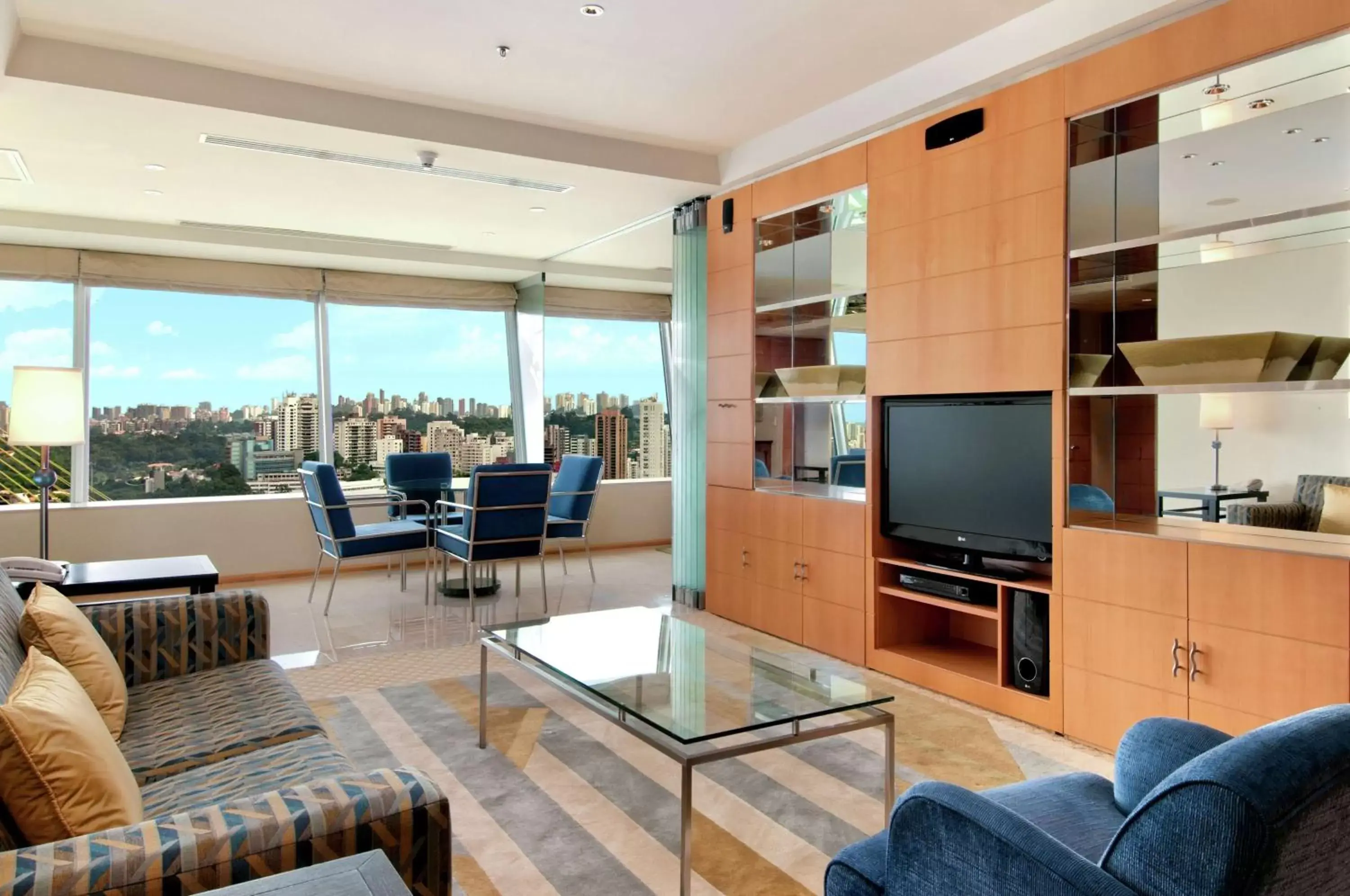 Bedroom, Seating Area in Hilton Sao Paulo Morumbi