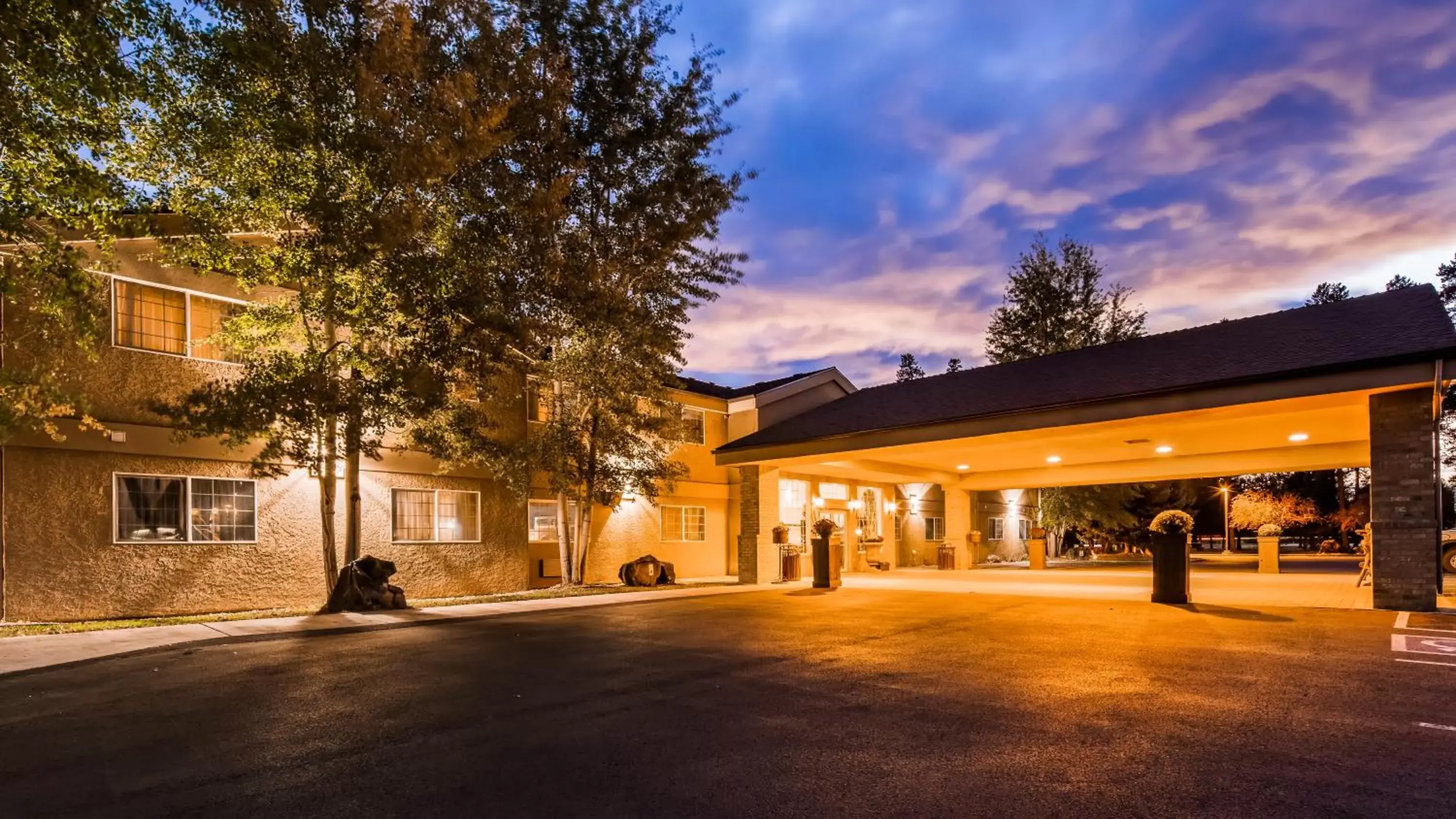 Facade/entrance in Best Western Newberry Station Facade/entrance in Best Western Newberry Station