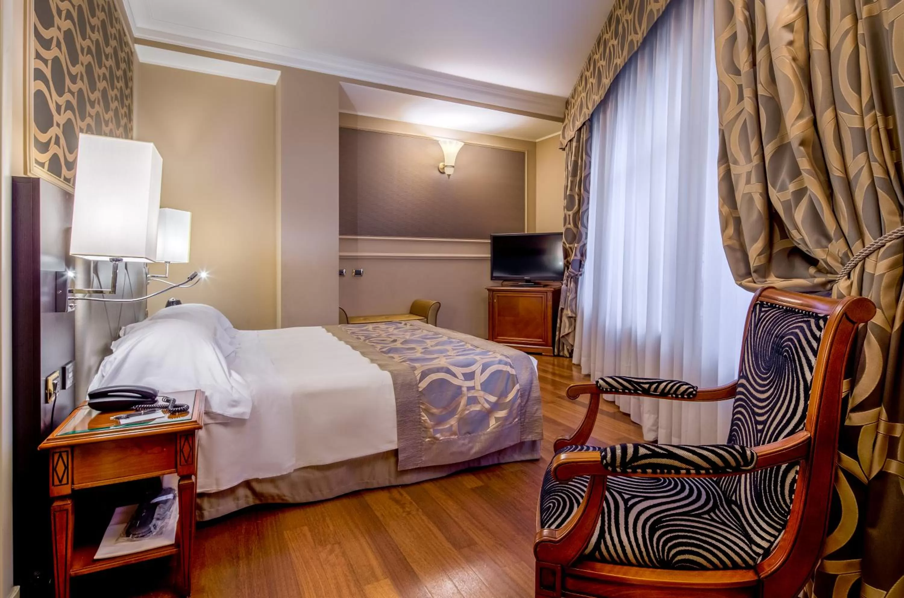 Bedroom, Bed in Grand Visconti Palace