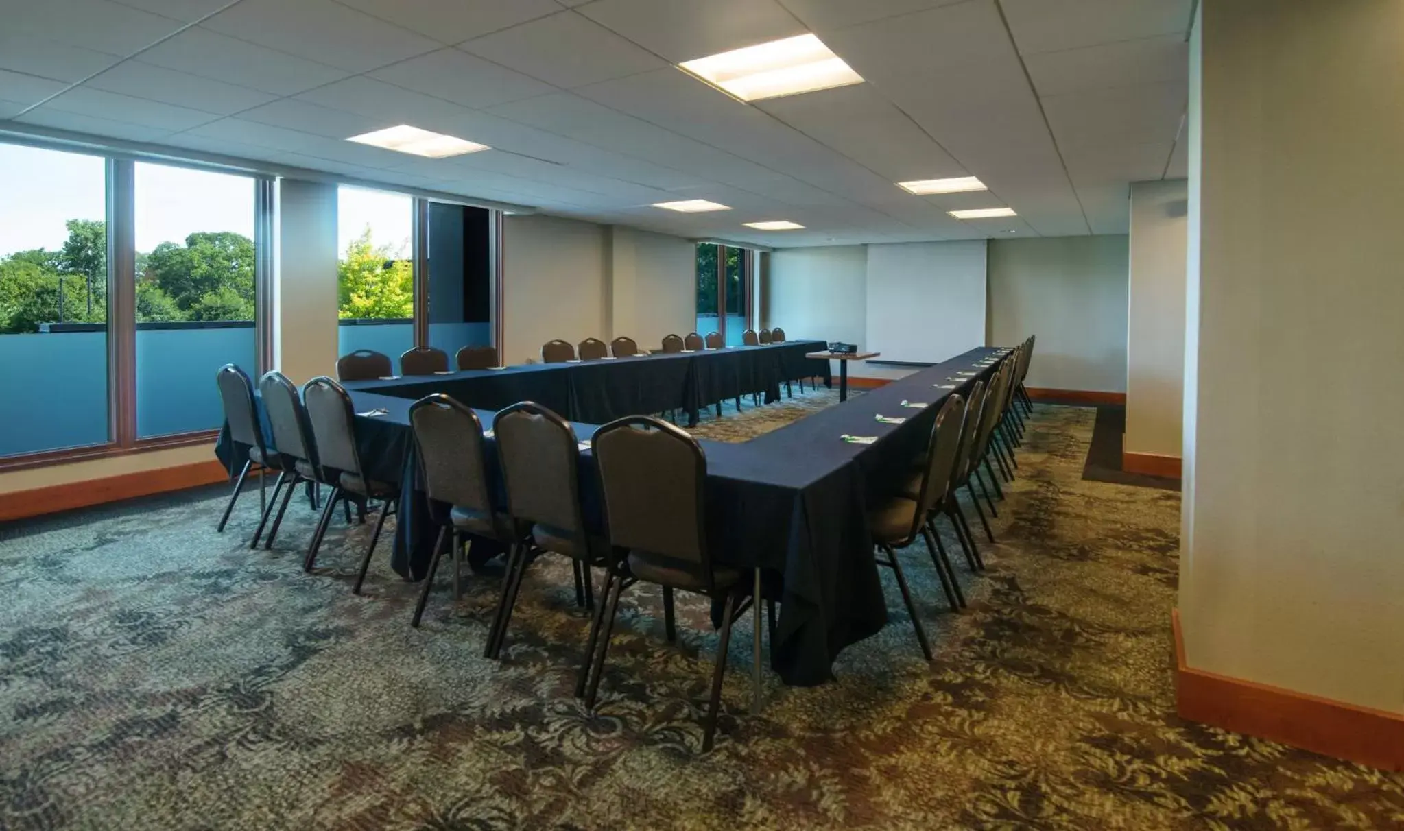 Meeting/conference room in Holiday Inn Nashville Vanderbilt, an IHG Hotel