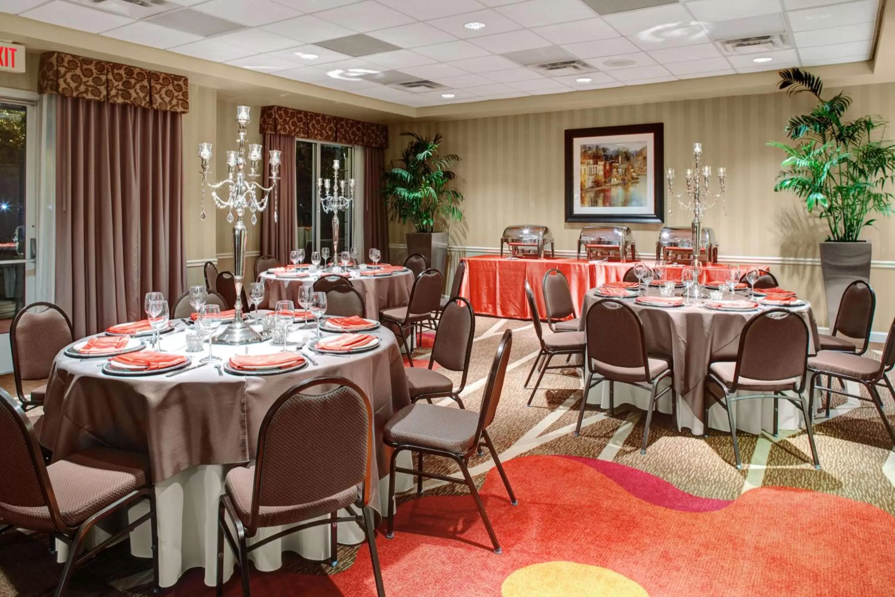 Meeting/conference room, Restaurant/Places to Eat in Hilton Garden Inn Atlanta North/Alpharetta