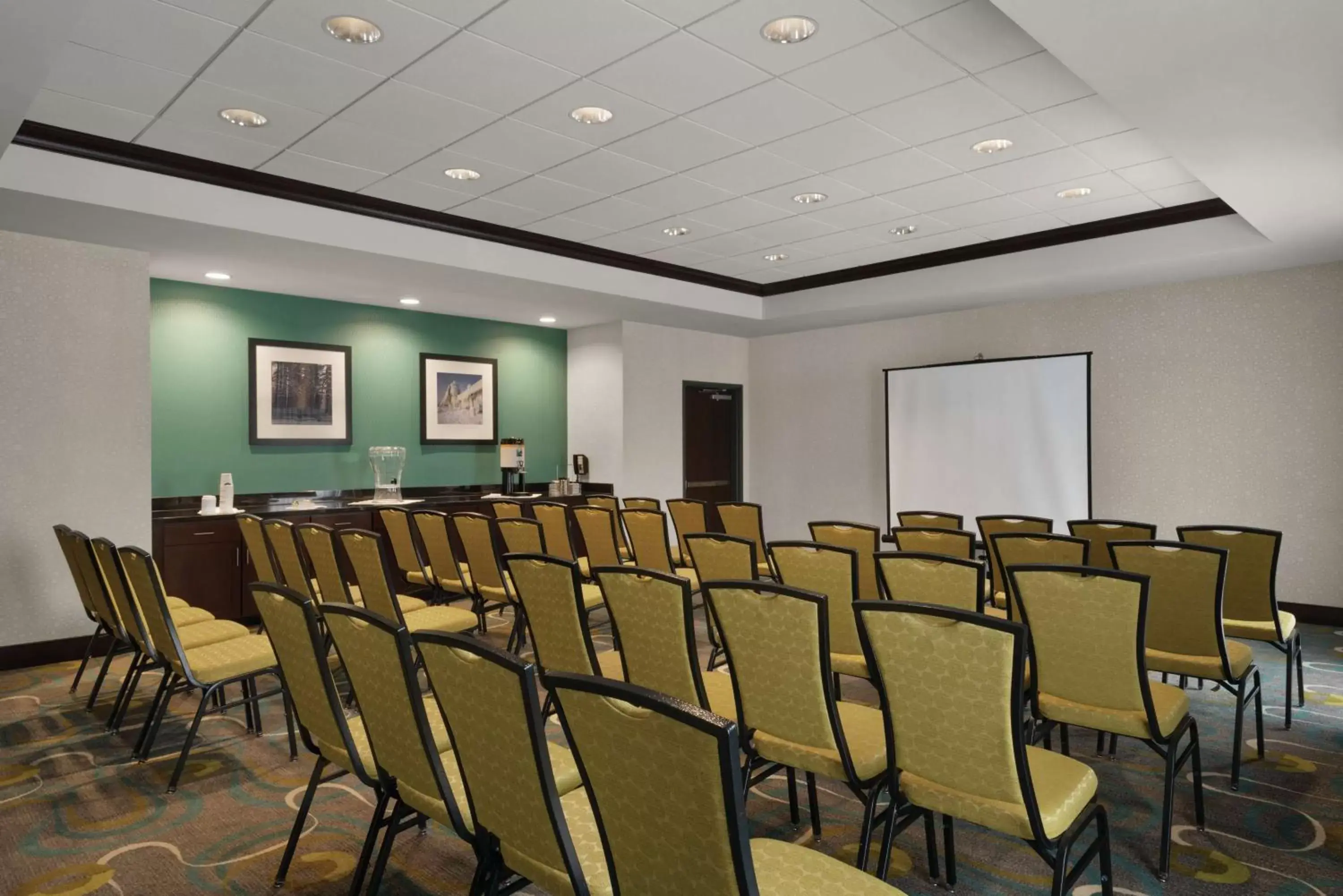 Meeting/conference room in Hampton Inn & Suites Mishawaka/South Bend at Heritage Square