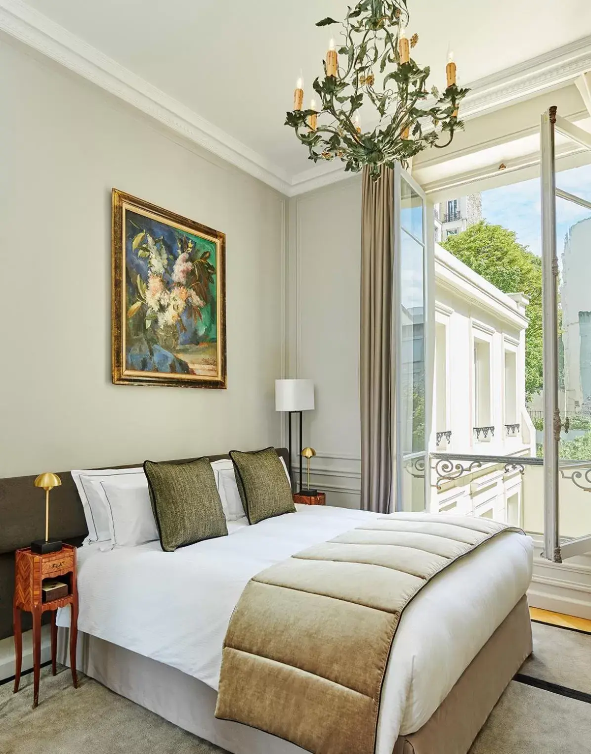 Superior Double Room in Hôtel Lancaster Paris Champs-Elysées