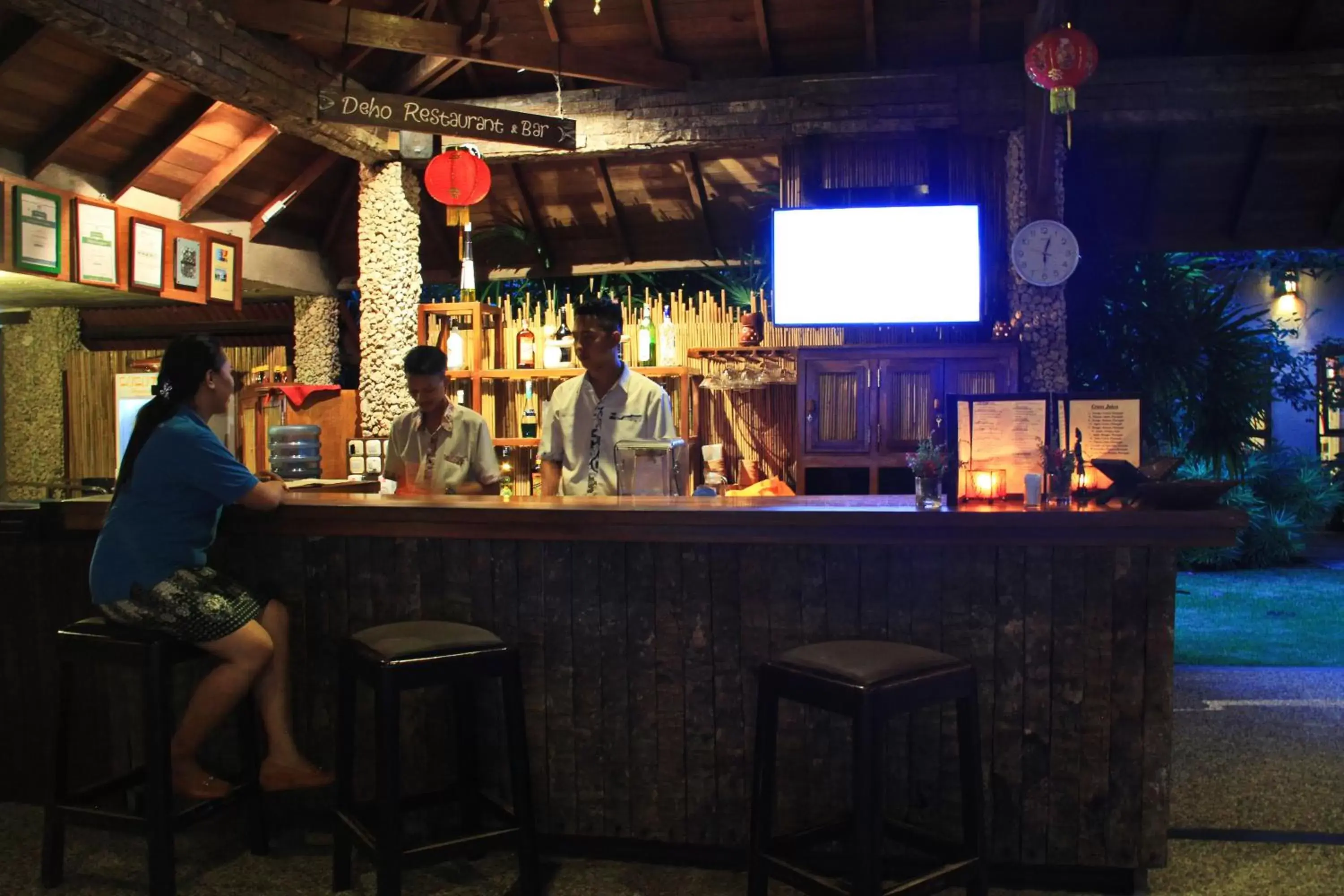 Lounge or bar in Cocotinos Manado