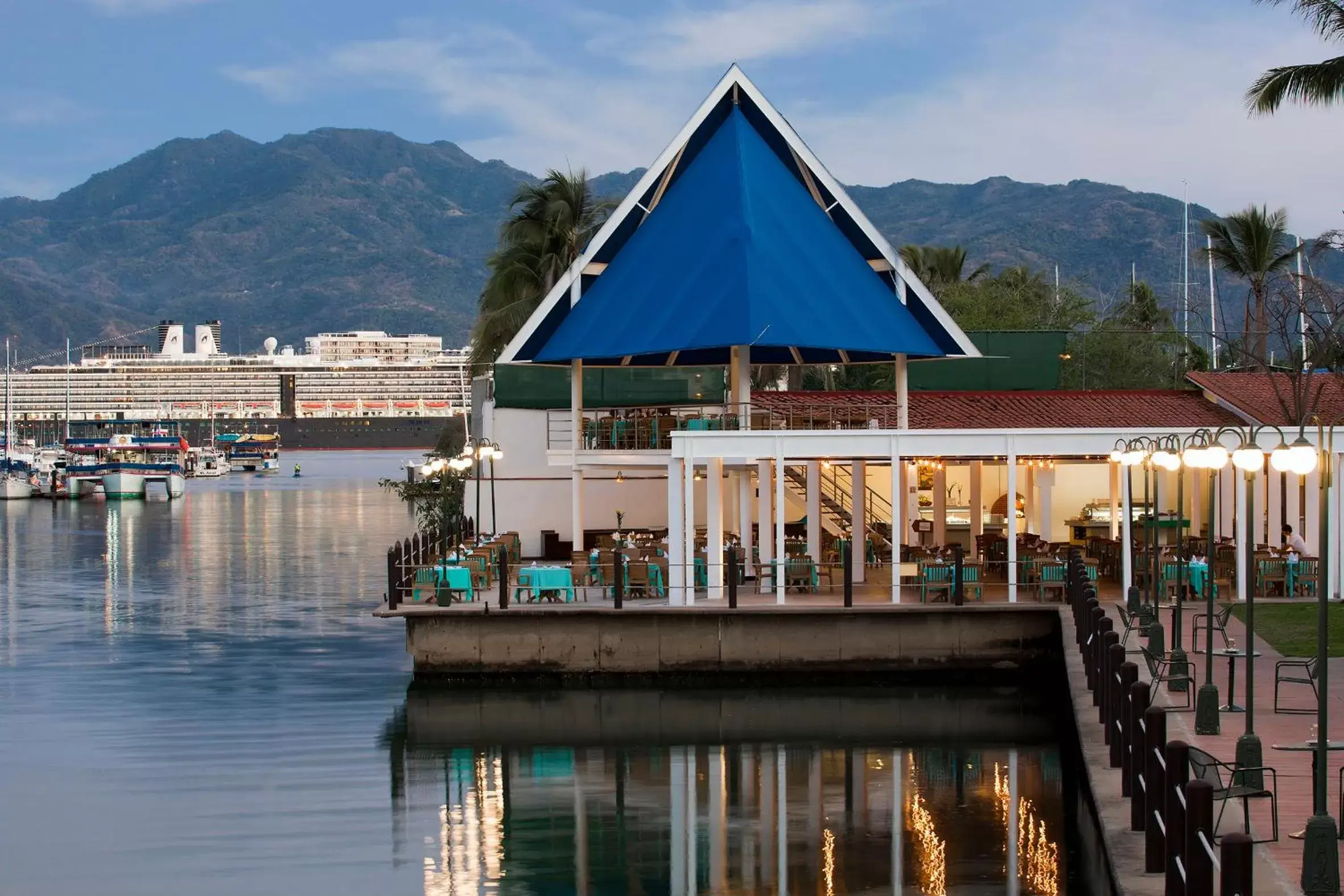 Restaurant/places to eat in Vamar Vallarta Marina & Beach Resort
