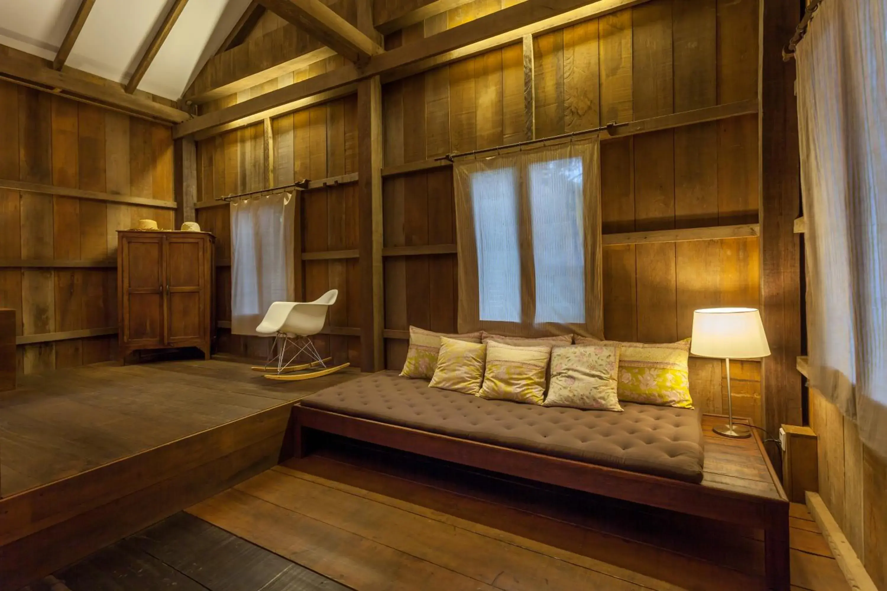 Bedroom, Seating Area in Sala Lodges