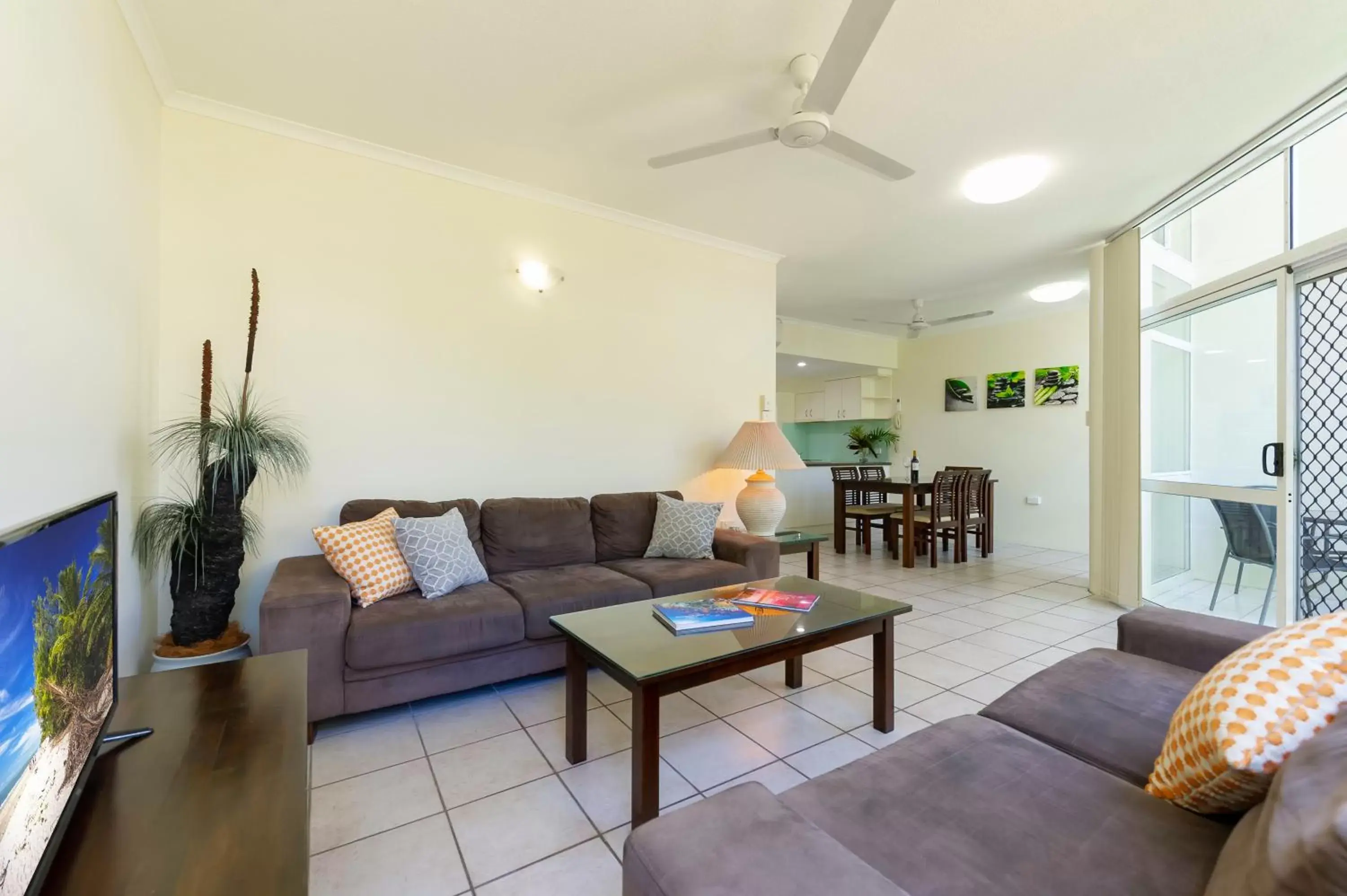 Living room, Seating Area in Tropical Nites Holiday Townhouses