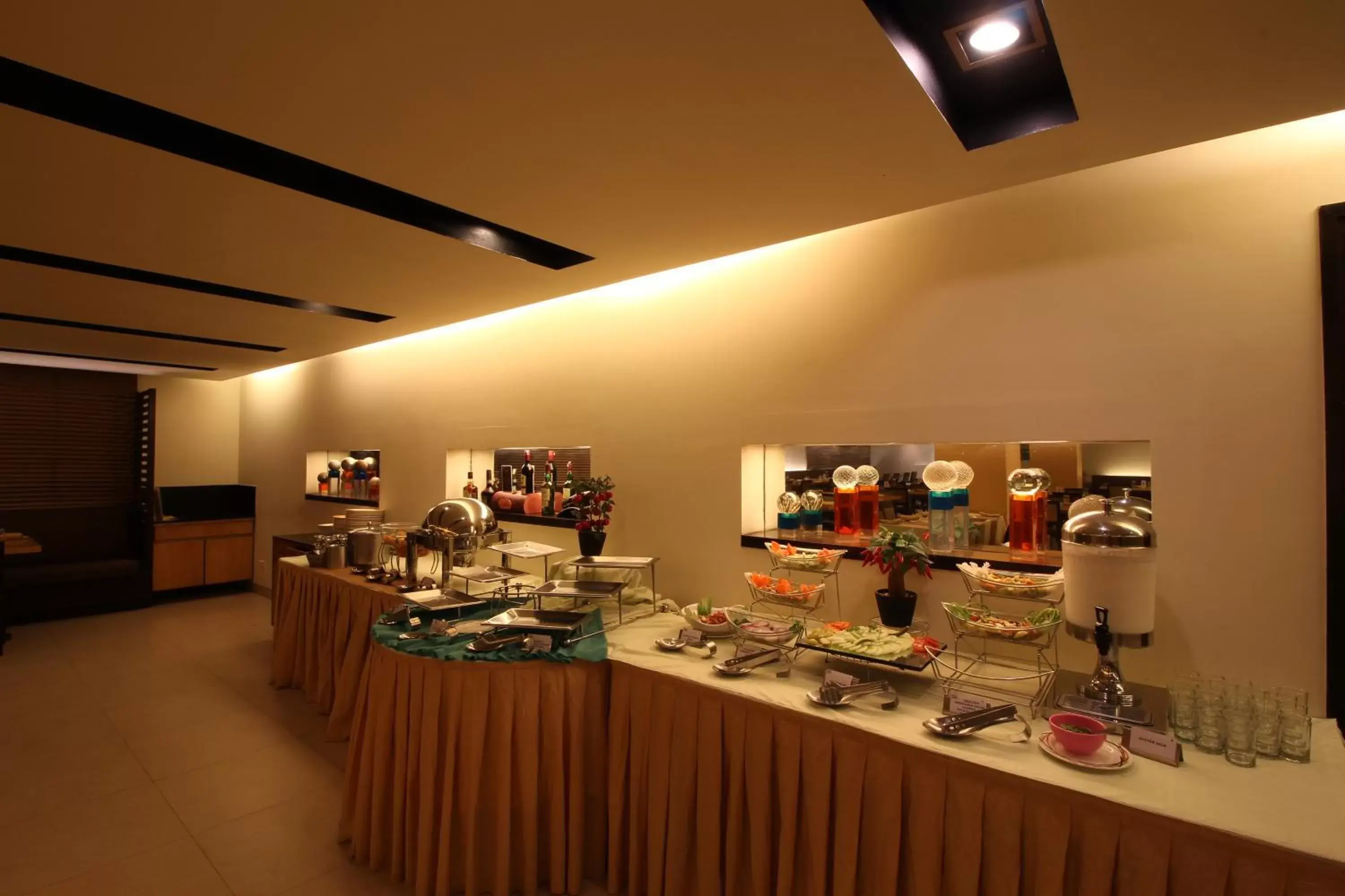 Breakfast, Restaurant/Places to Eat in Hotel Minerva Grand Secunderabad