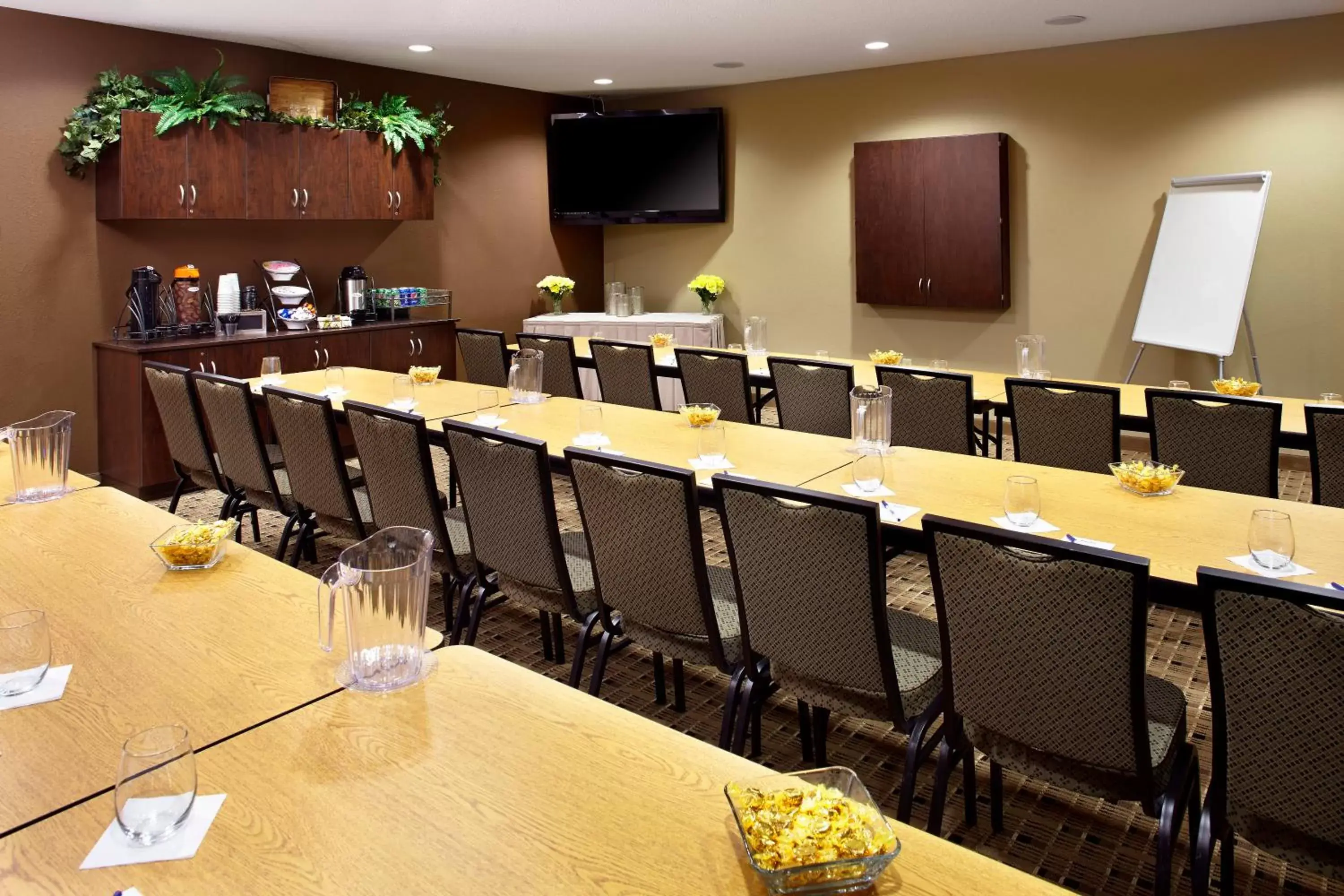 Meeting/conference room, Business Area/Conference Room in Microtel Inn & Suites by Wyndham Wheeling at The Highlands