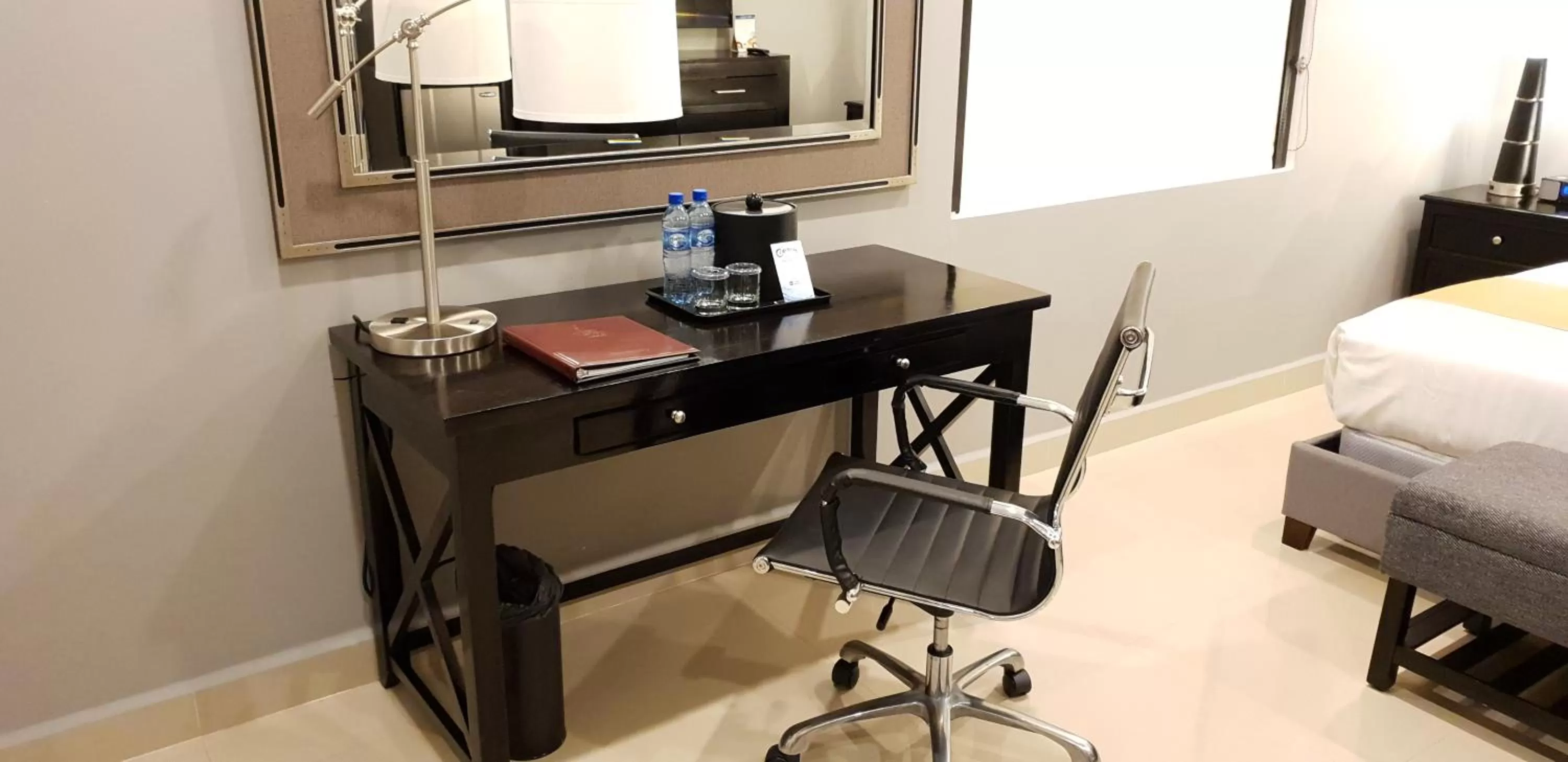 Business facilities, Bed in Best Western Plus Belize Biltmore Plaza