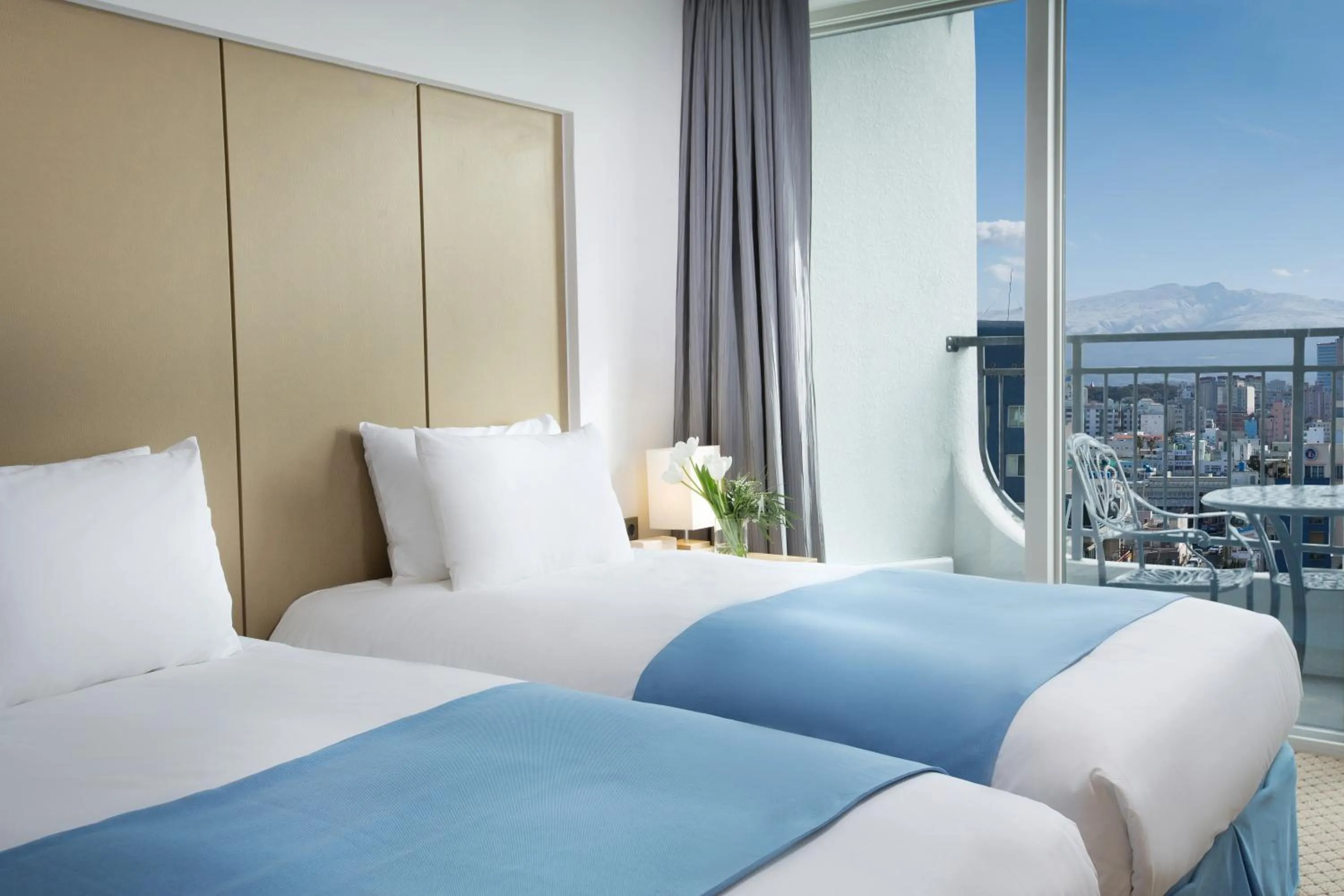 View (from property/room), Bed in Hotel Whistlelark, BW Signature Collection