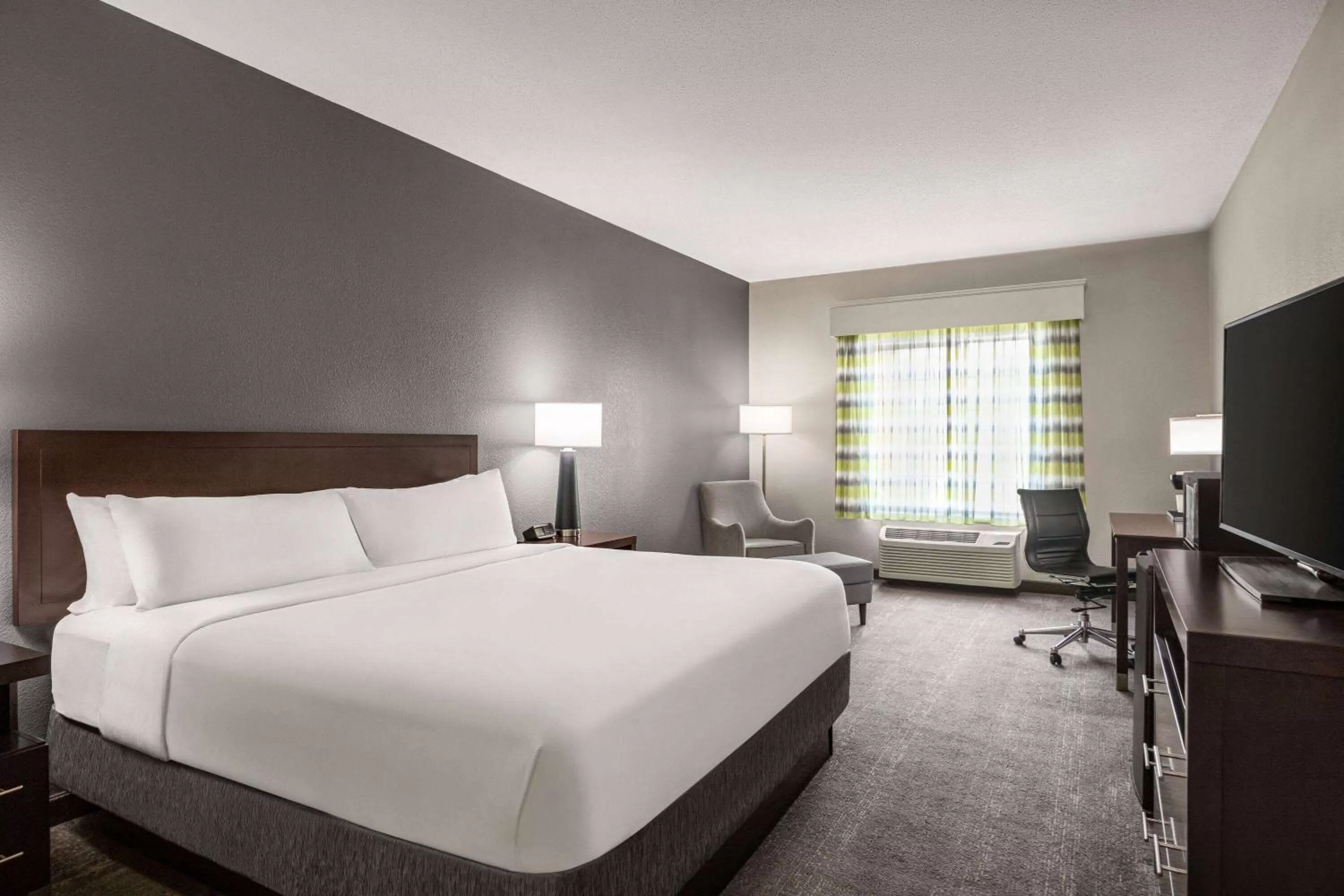 Bed in Wingate by Wyndham Port Wentworth Savannah Area