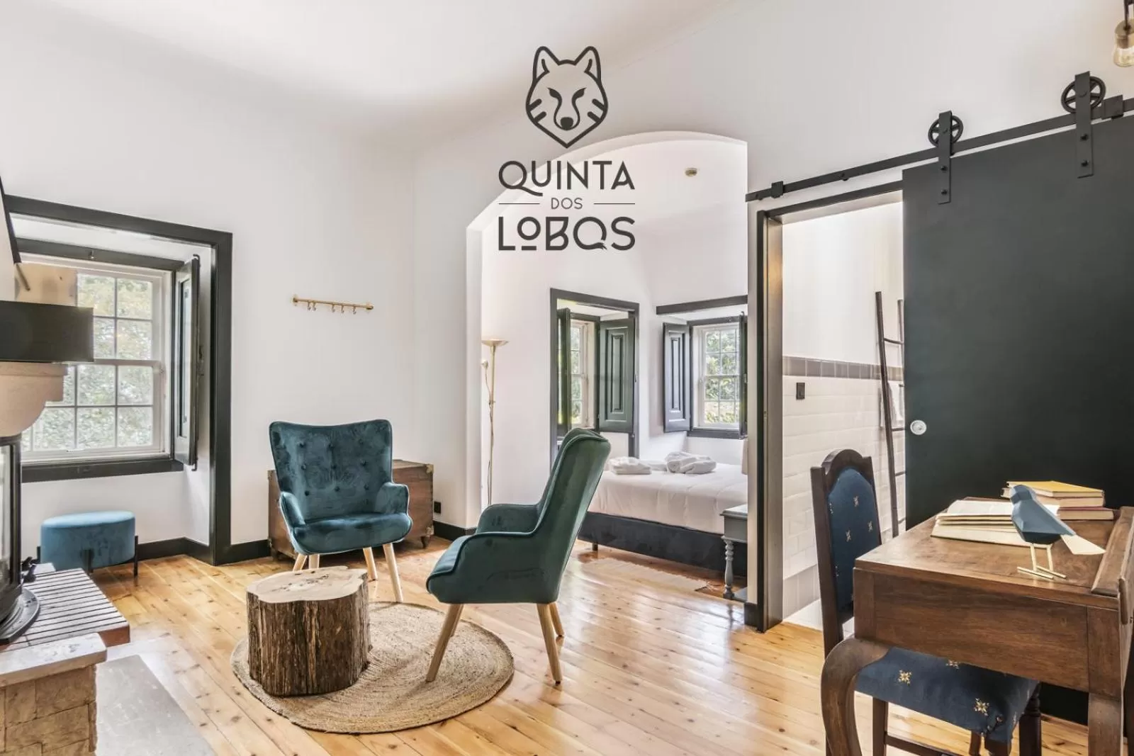 Living room, Bed in Quinta dos Lobos Boutique Hotel - Nature Experience