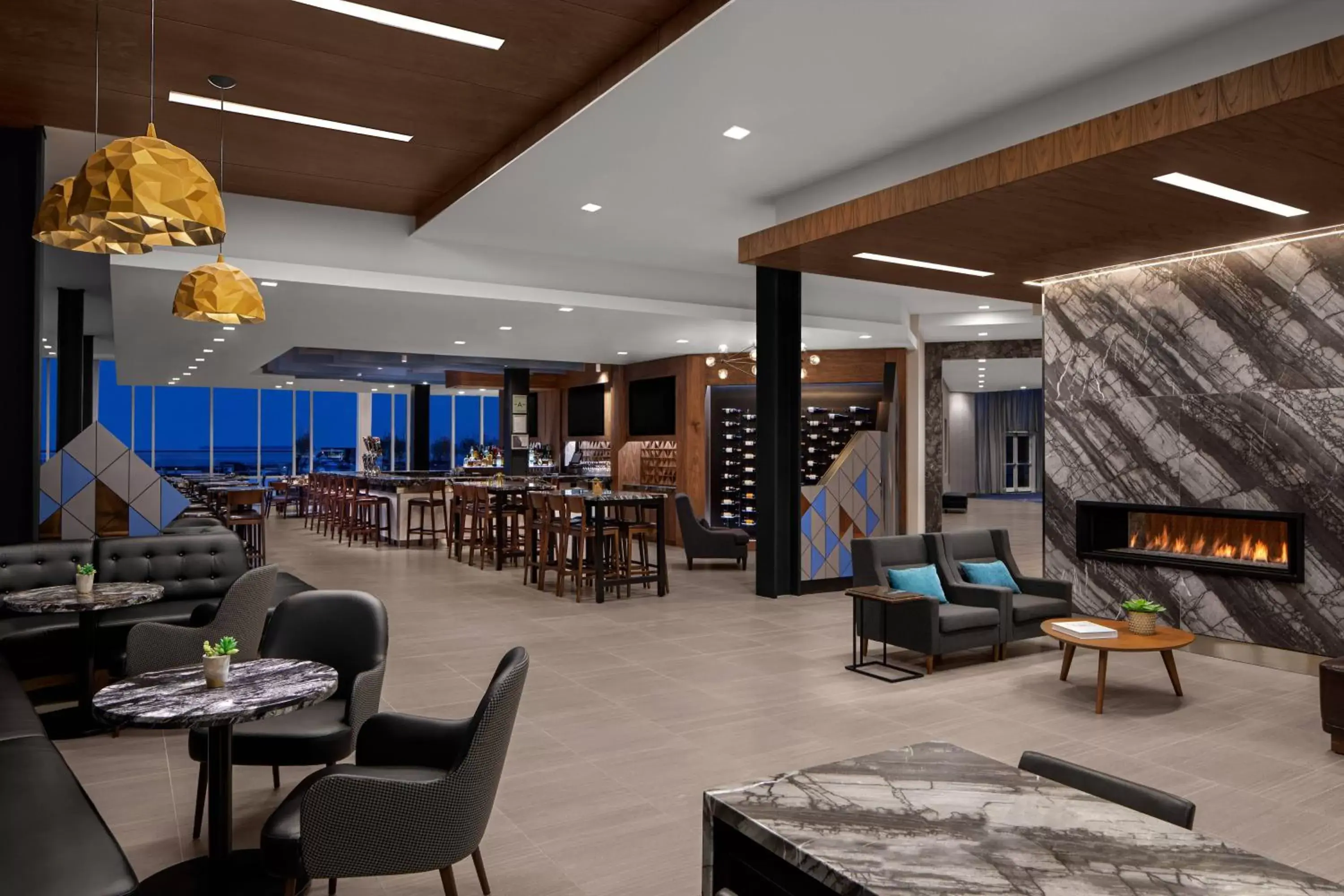 Lobby or reception in Delta Hotels by Marriott Thunder Bay