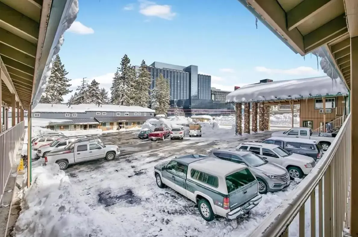 Winter in Blue Jay Lodge