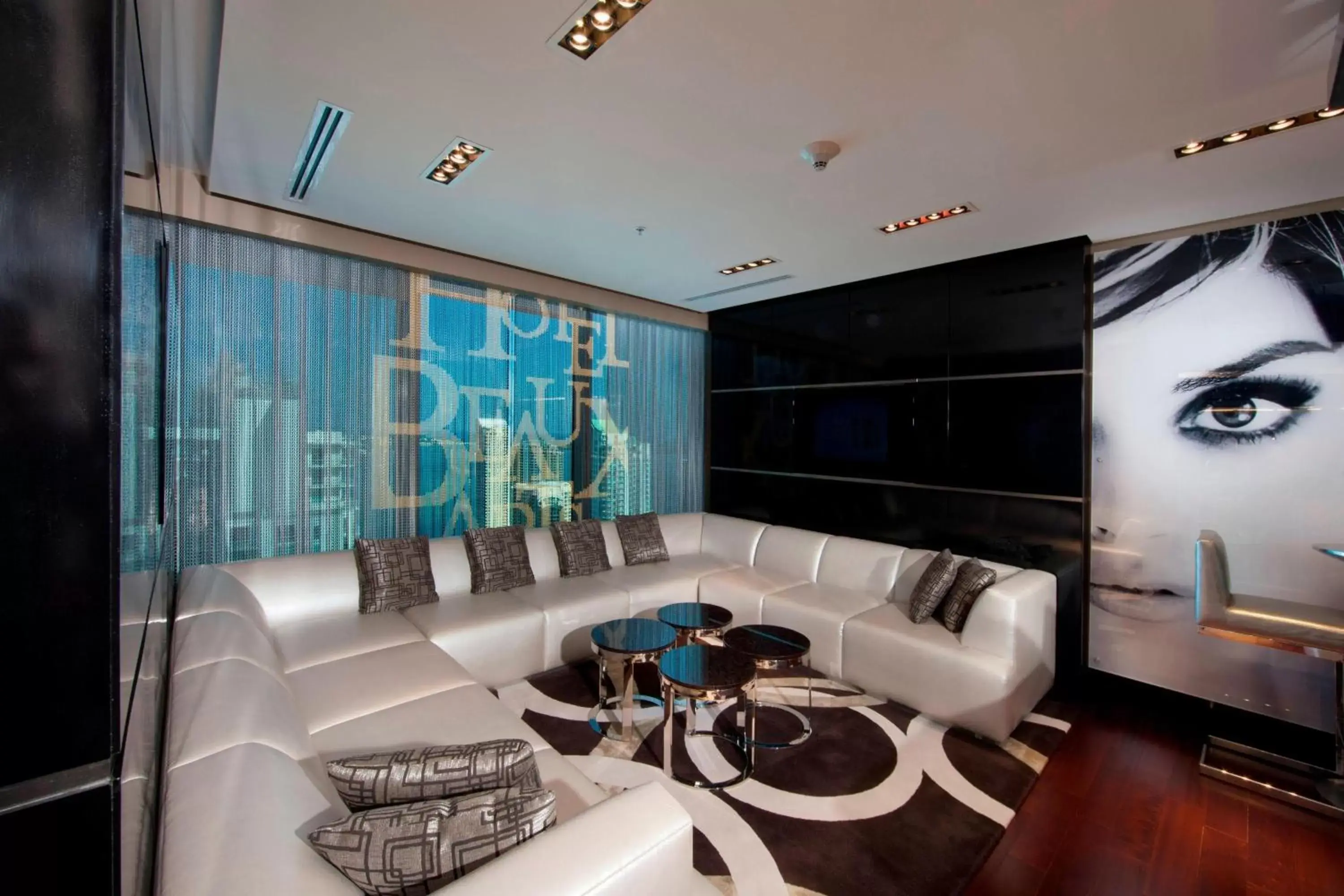 Lounge or bar, Seating Area in Hotel Beaux Arts, Autograph Collection