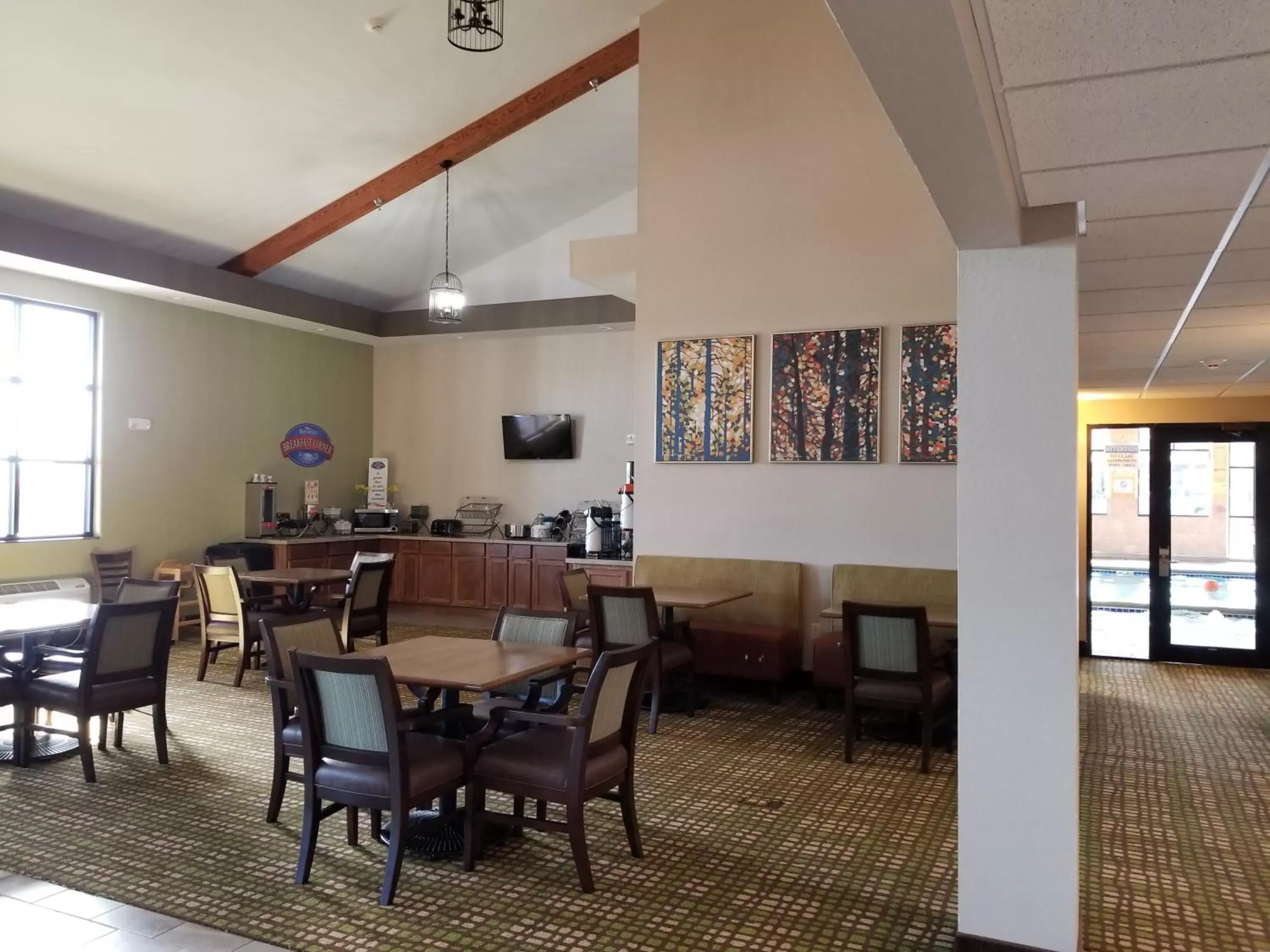 Coffee/tea facilities, Restaurant/Places to Eat in Baymont by Wyndham Oacoma