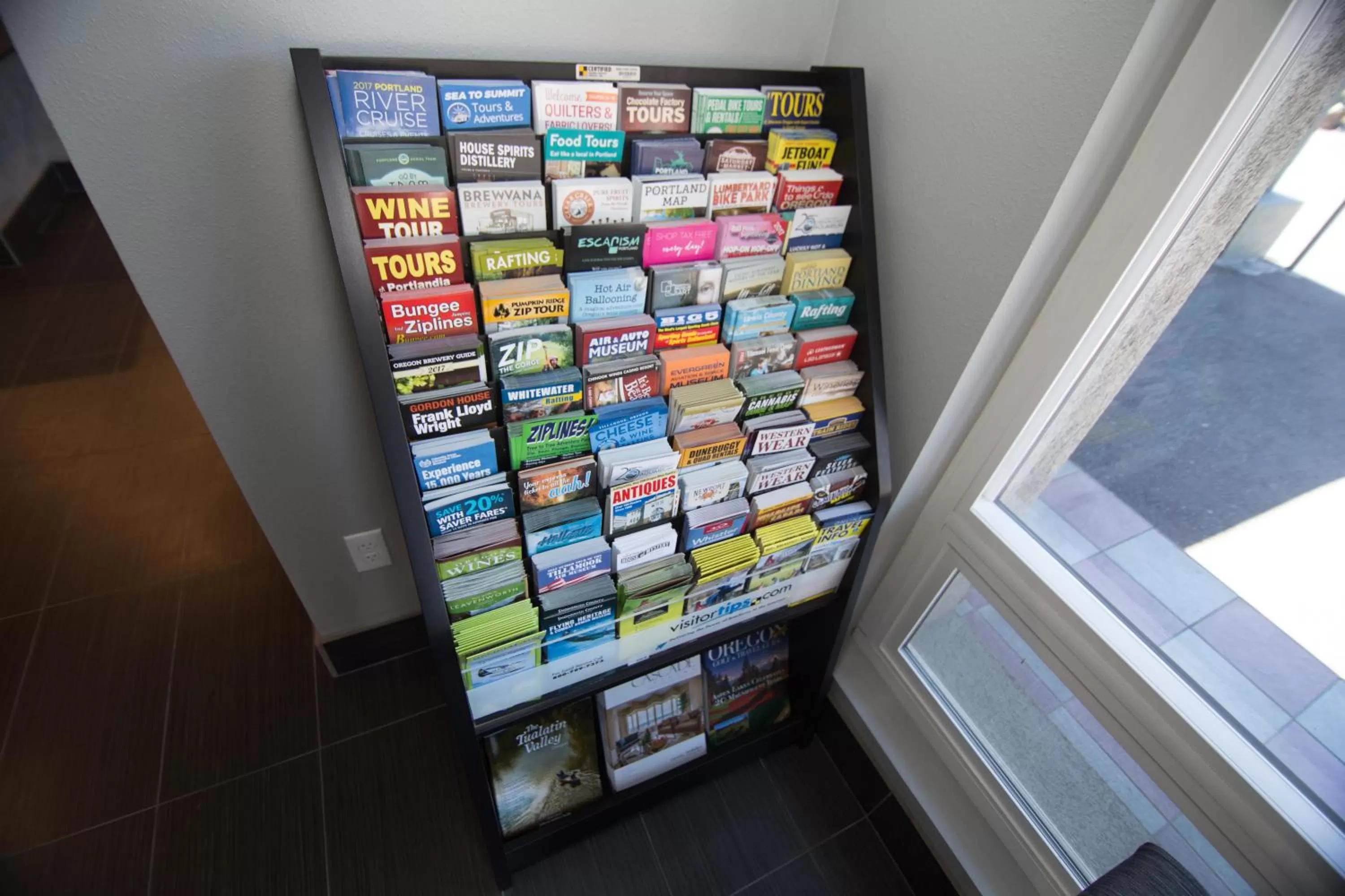 Lobby or reception in Eastside Lodge