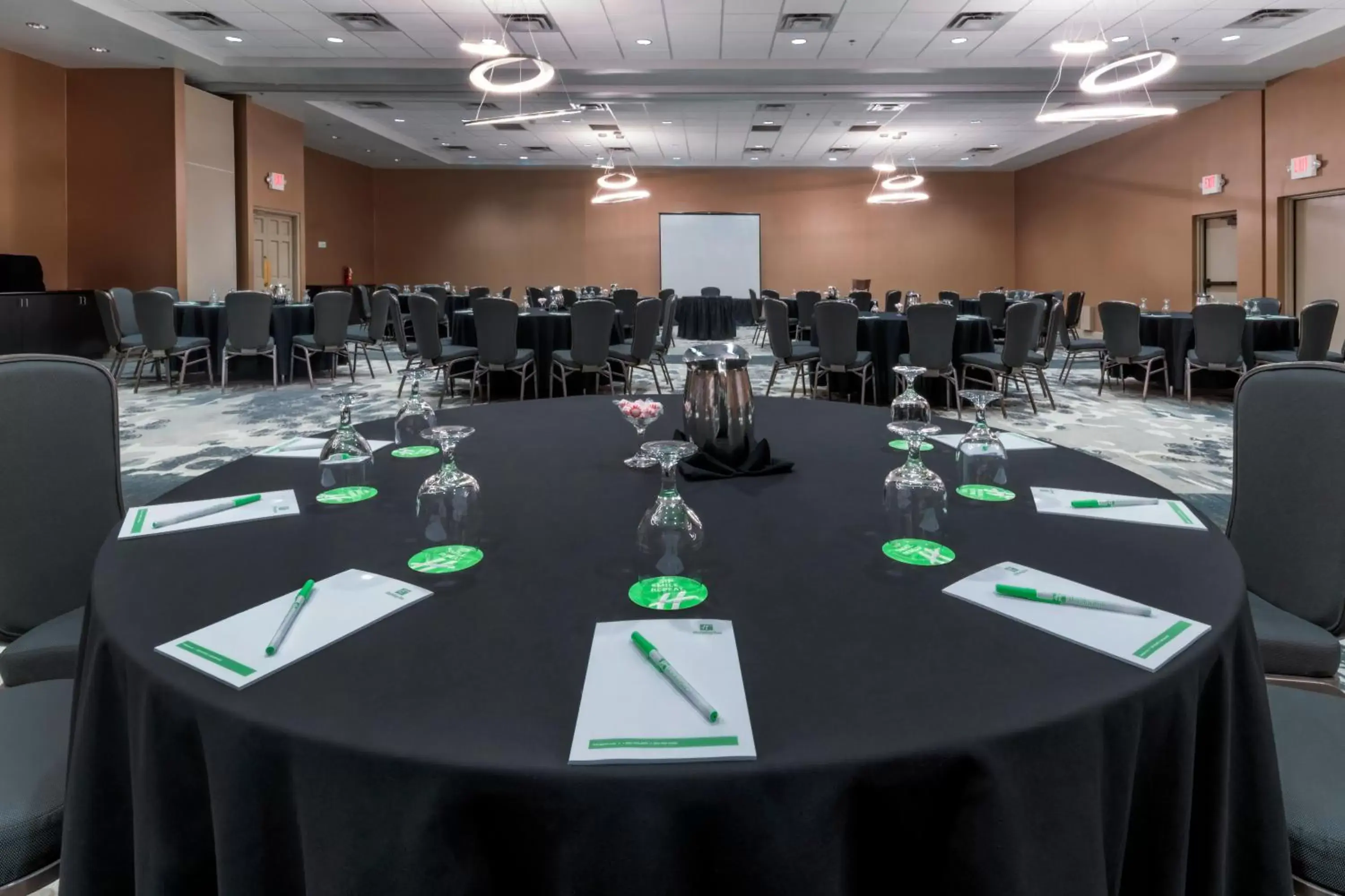 Banquet/Function facilities in Holiday Inn and Suites Phoenix Airport North, an IHG Hotel