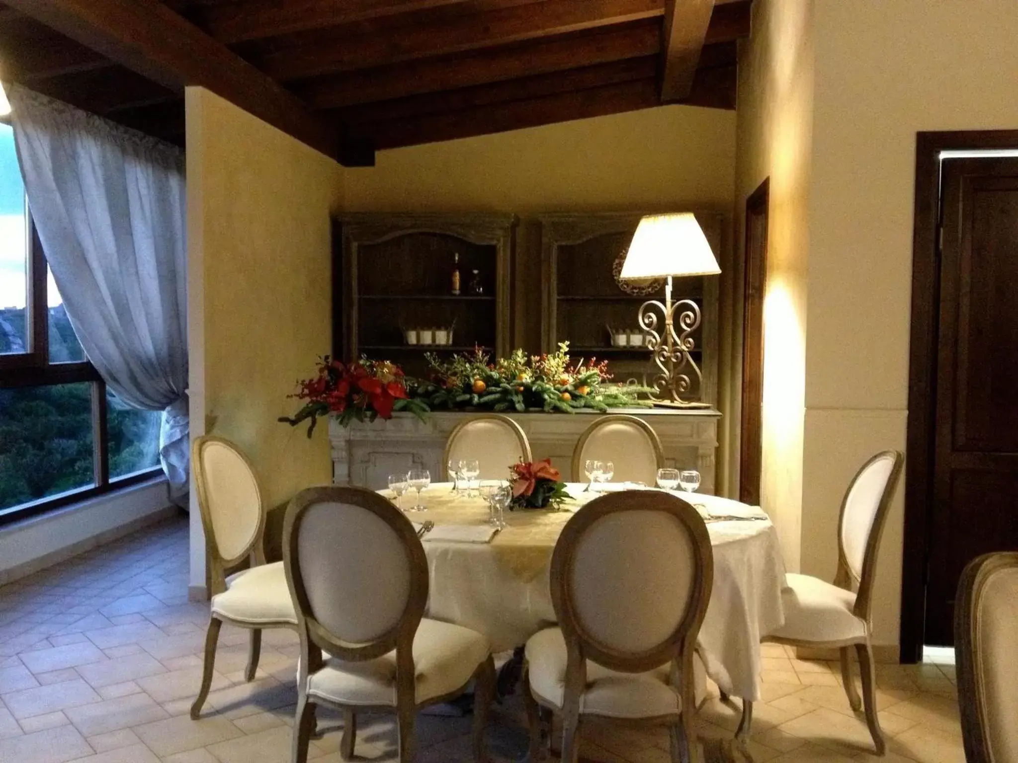 Restaurant/Places to Eat in Hotel Villa Calandrino