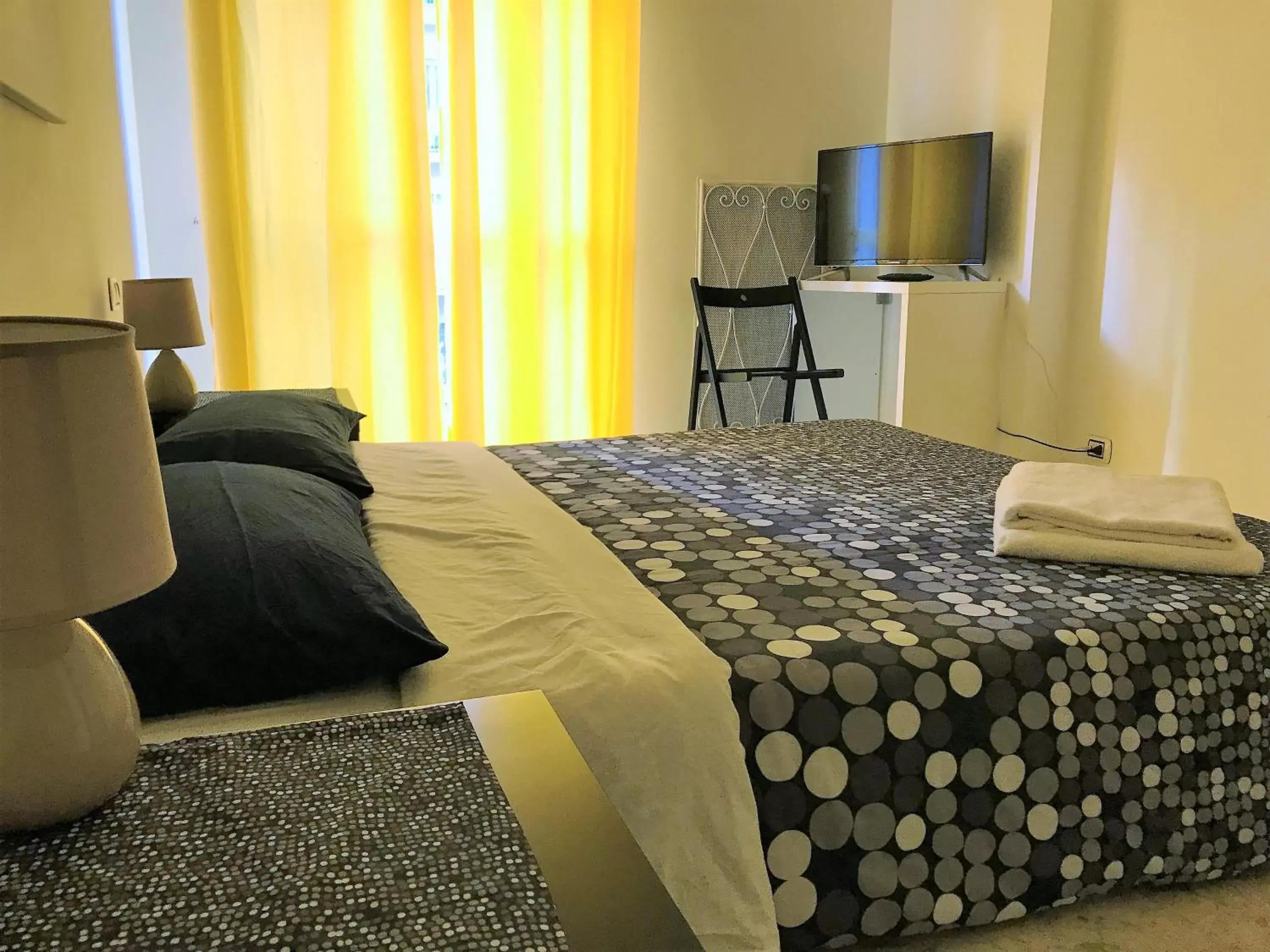 Bed in ROOM 110 BARI -guesthouse-