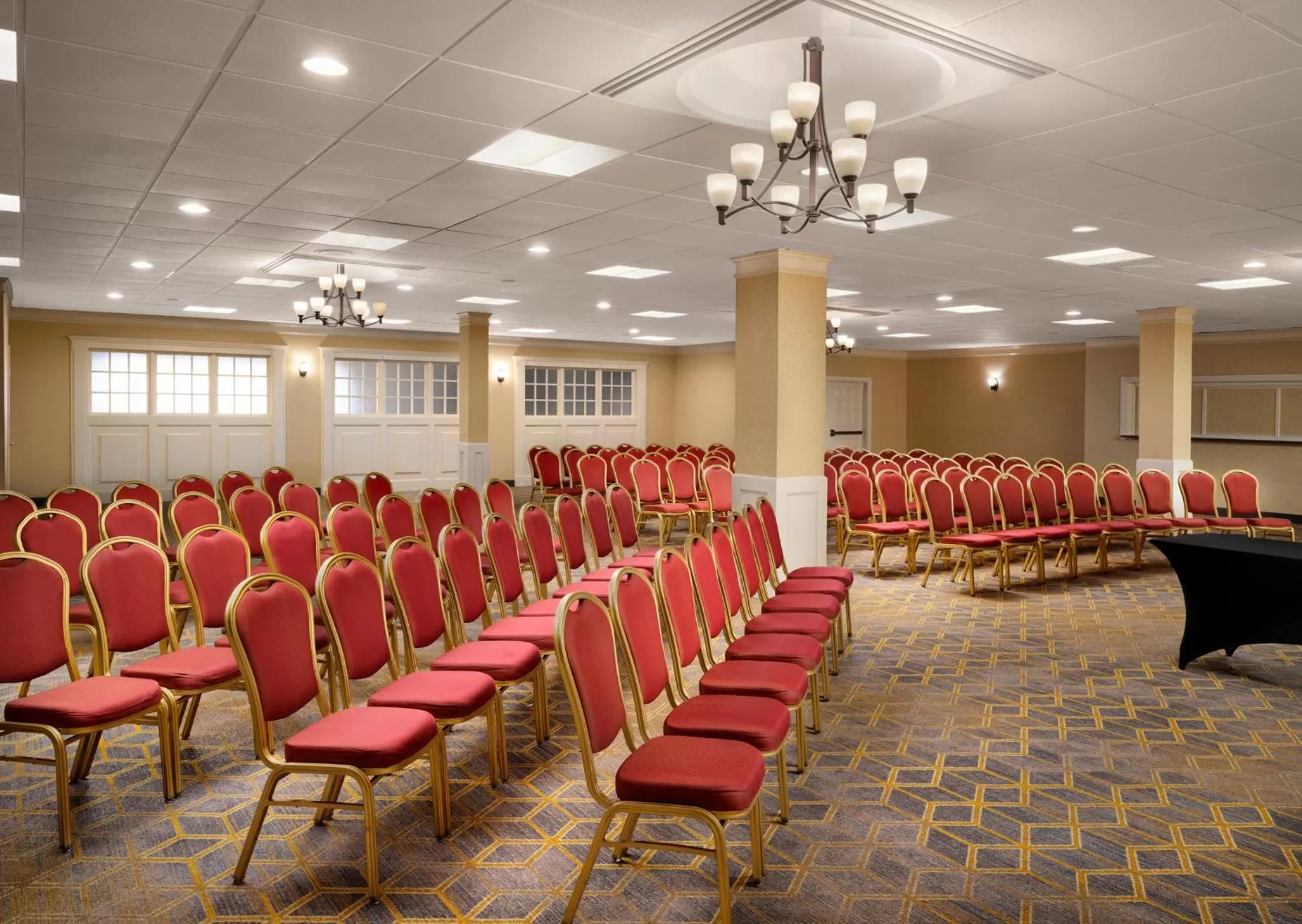 Meeting/conference room in Holiday Inn & Suites Boston Peabody by IHG