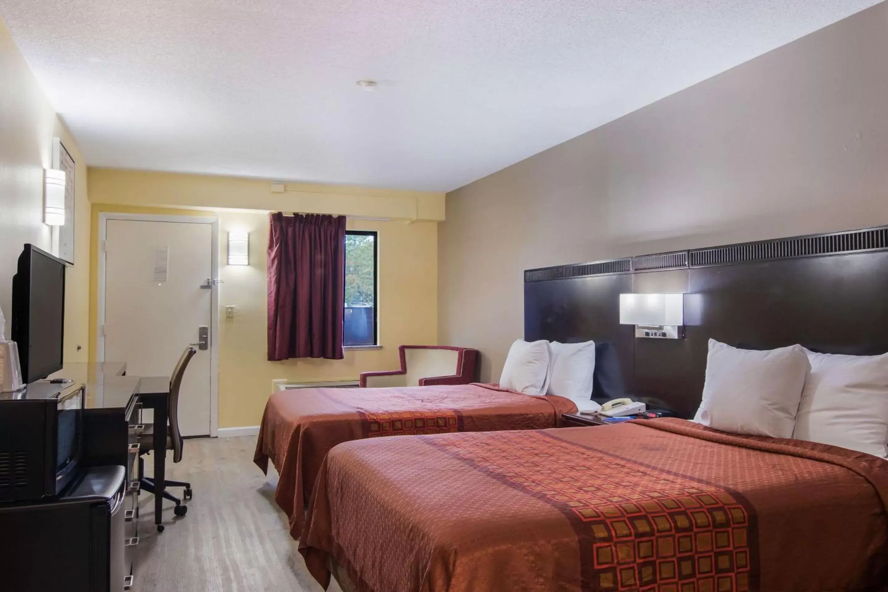 Photo of the whole room in Rodeway Inn & Suites Monroeville-Pittsburgh