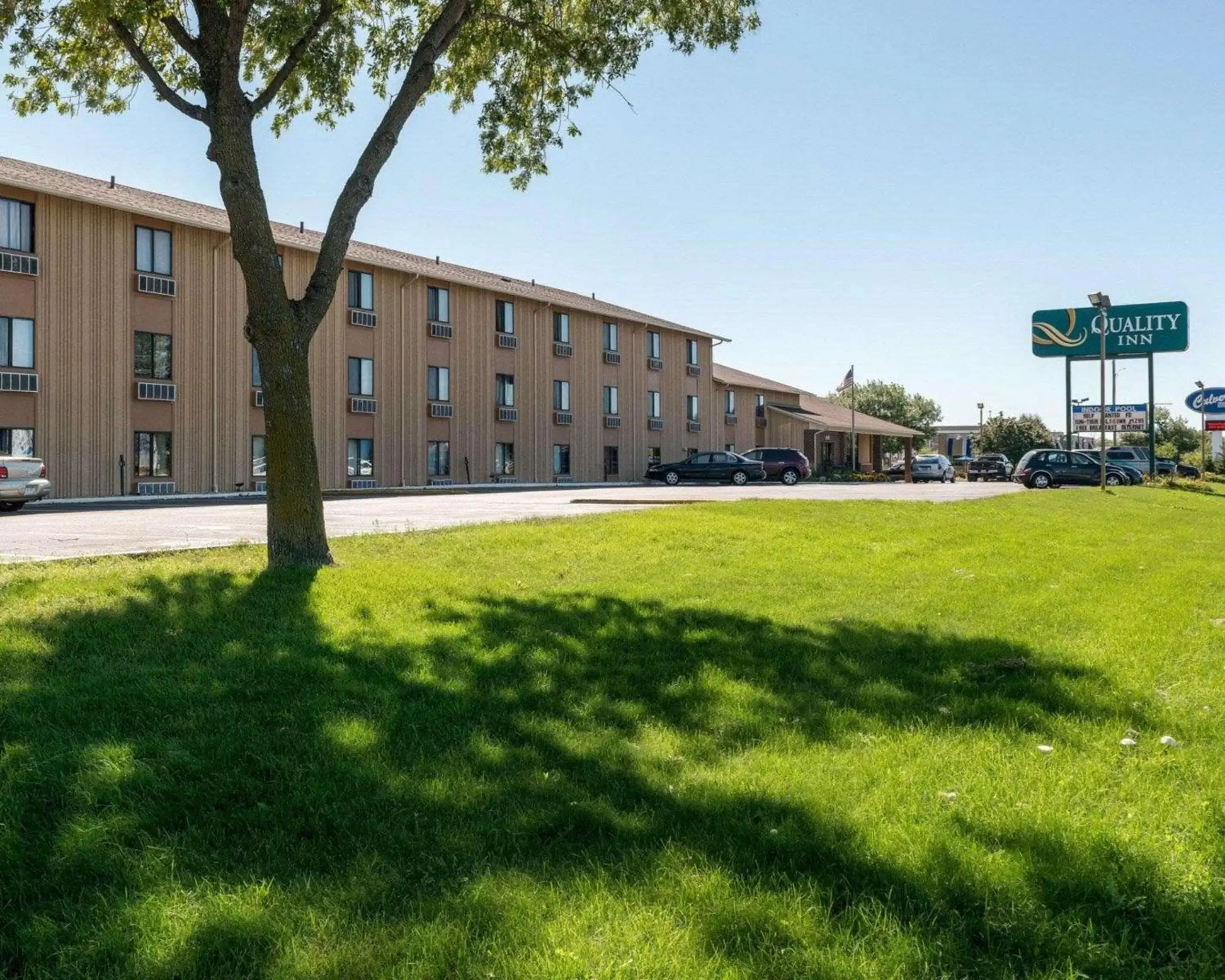 Property building in Quality Inn Property building in Quality Inn