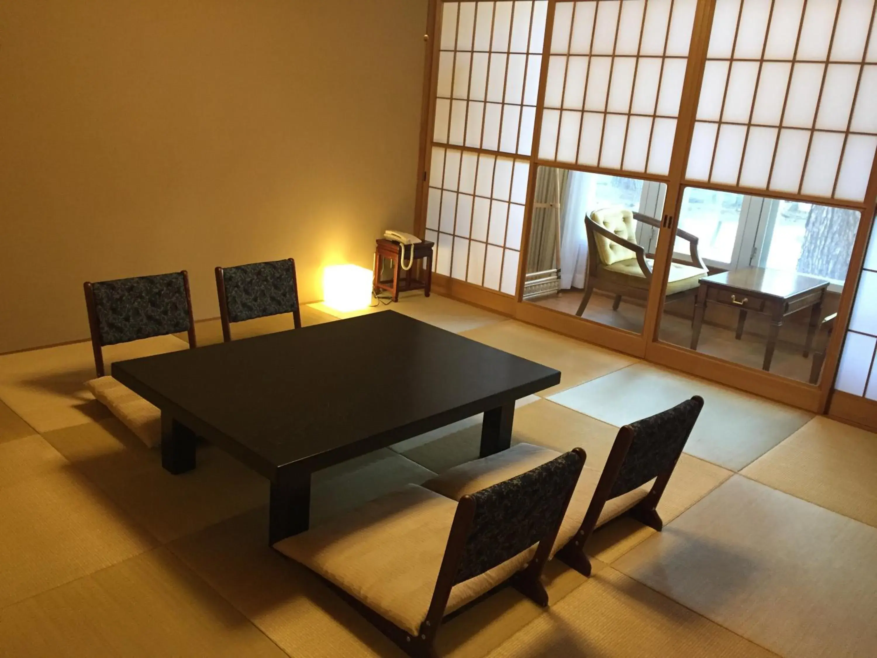Photo of the whole room, Seating Area in Kyu Karuizawa Hotel Otowa No Mori